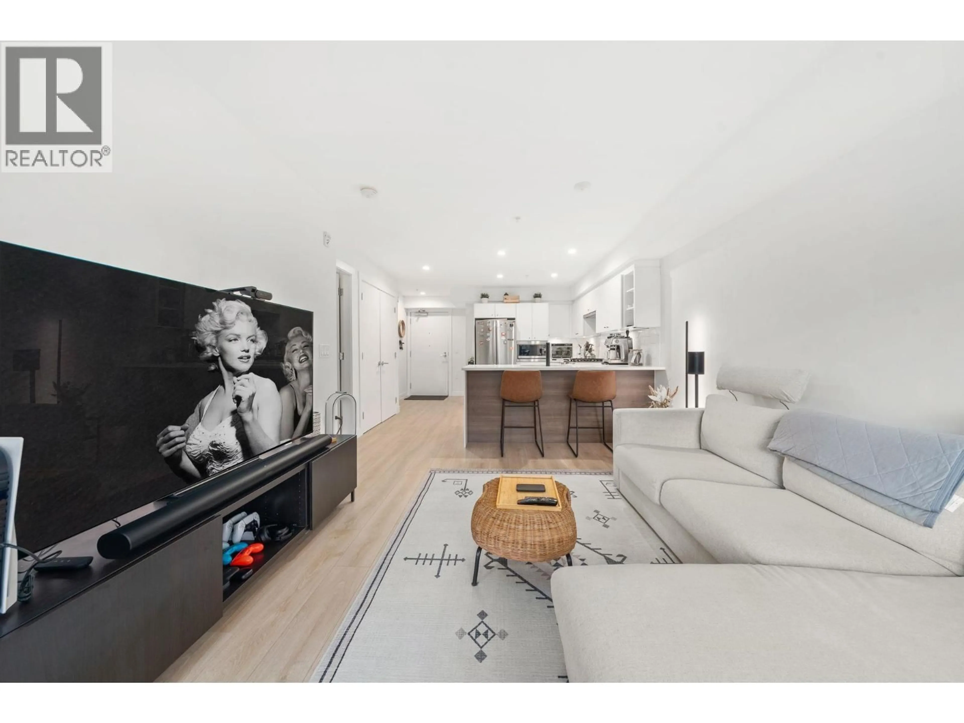 Unknown for 402 - 1519 CROWN STREET, Vancouver British Columbia V7J1G6