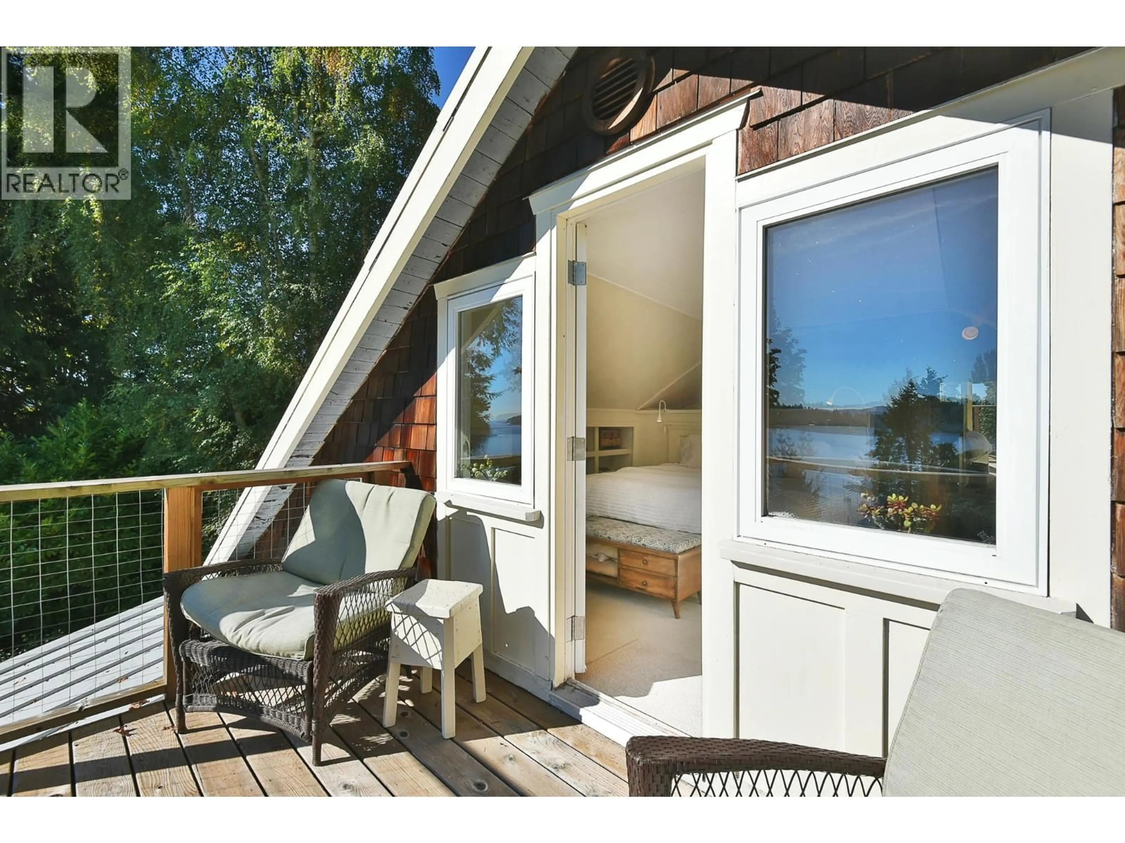 Patio, water/lake/river/ocean view for 586 BALS LANE, Gibsons British Columbia V0N1V9