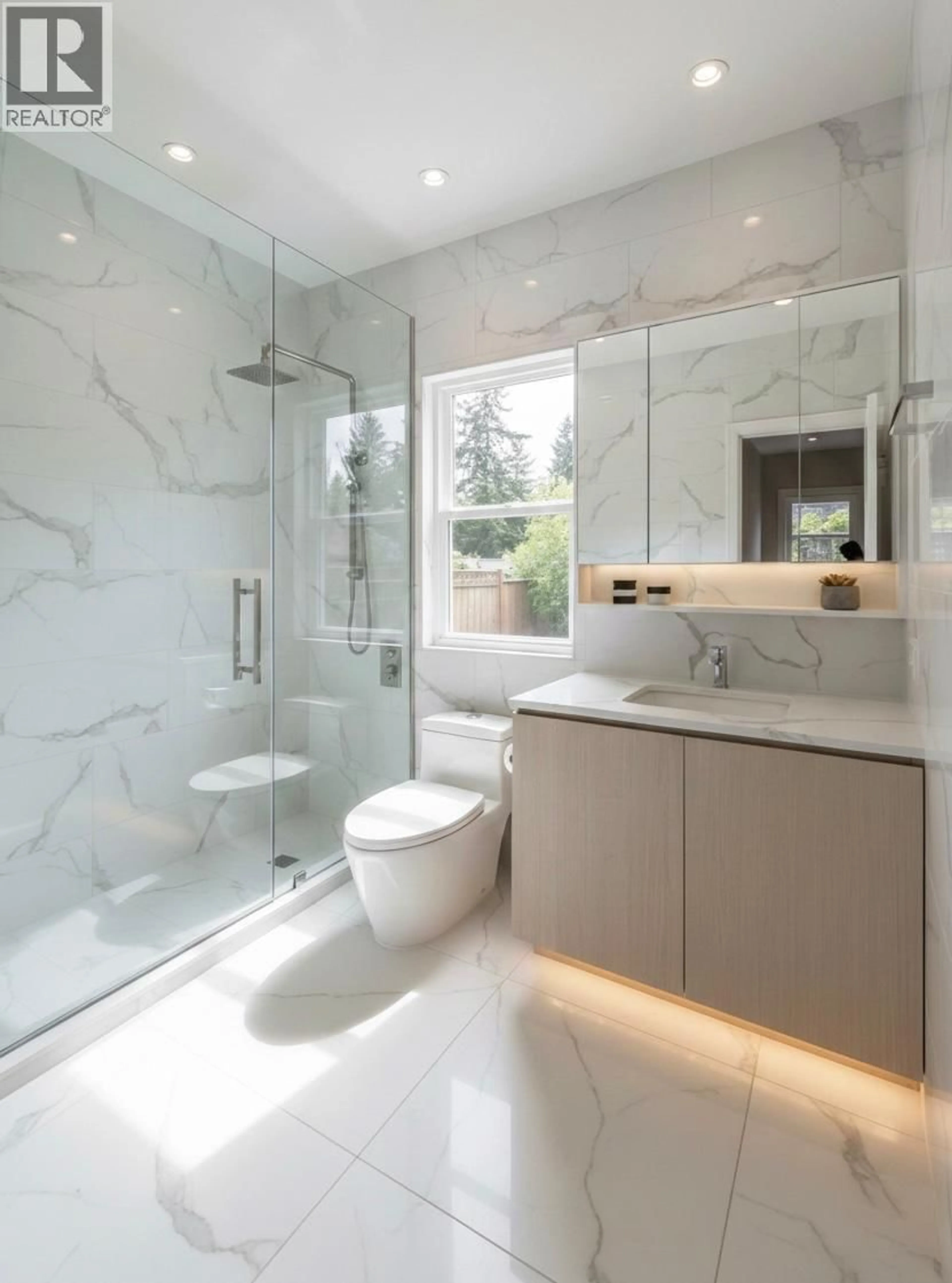 Contemporary bathroom, ceramic/tile floor for 1 - 2240 39TH AVENUE, Vancouver British Columbia V5P1H8