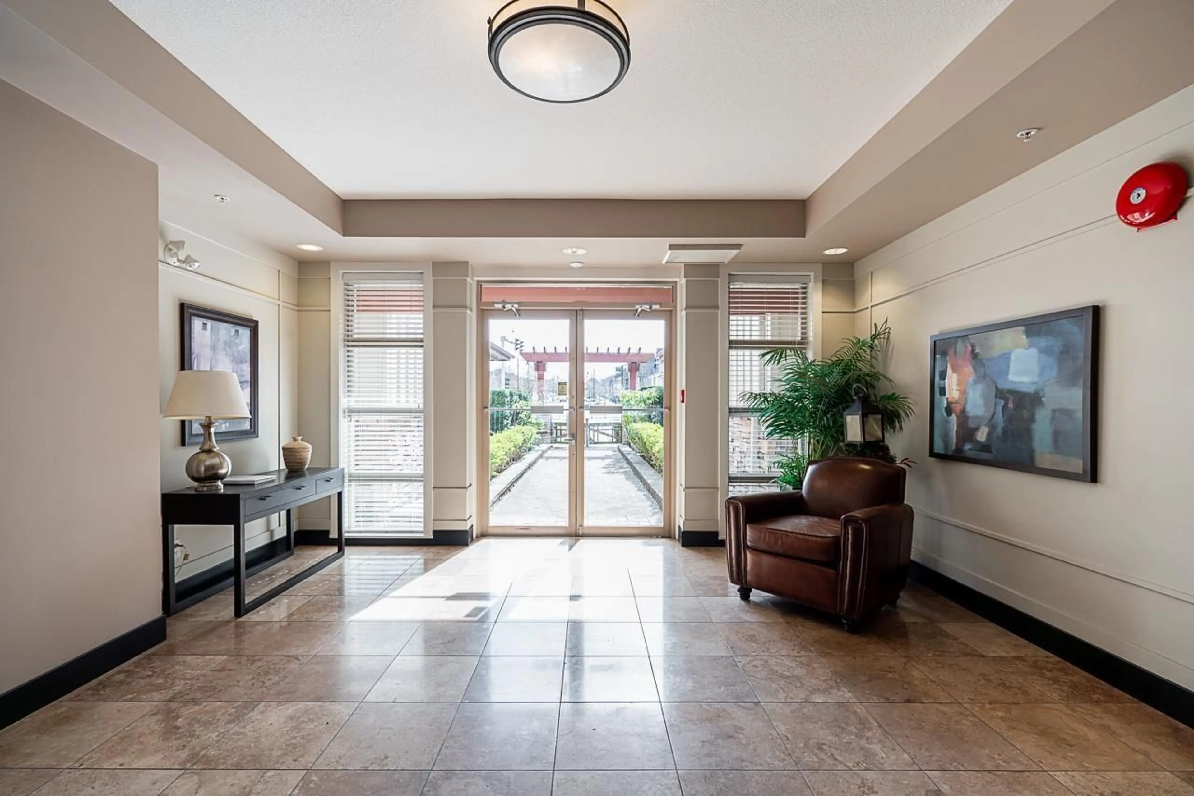 Indoor foyer for 306 - 16469 64 AVENUE, Surrey British Columbia V3S6V7
