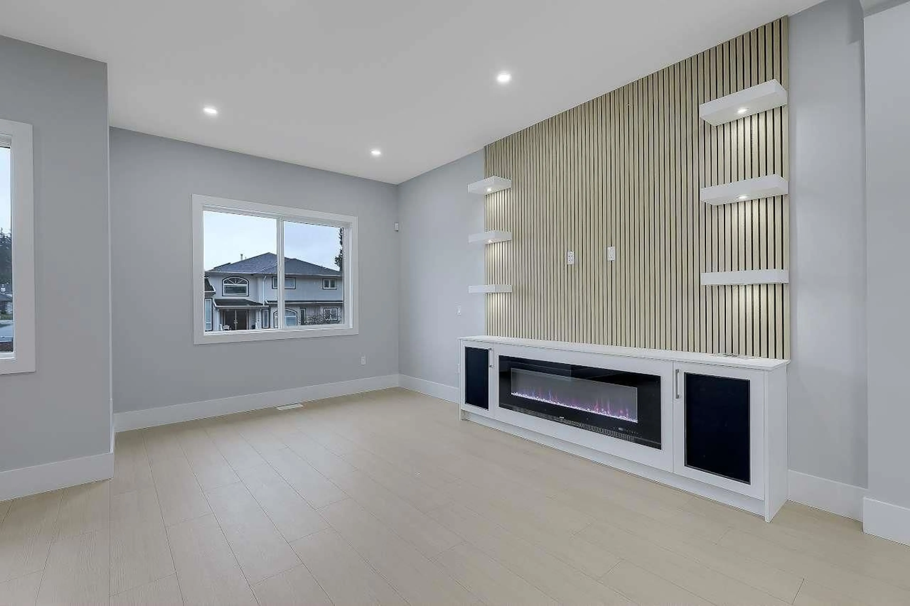 A pic of a room for 101 - 13661 59 AVENUE, Surrey British Columbia V3X3K8