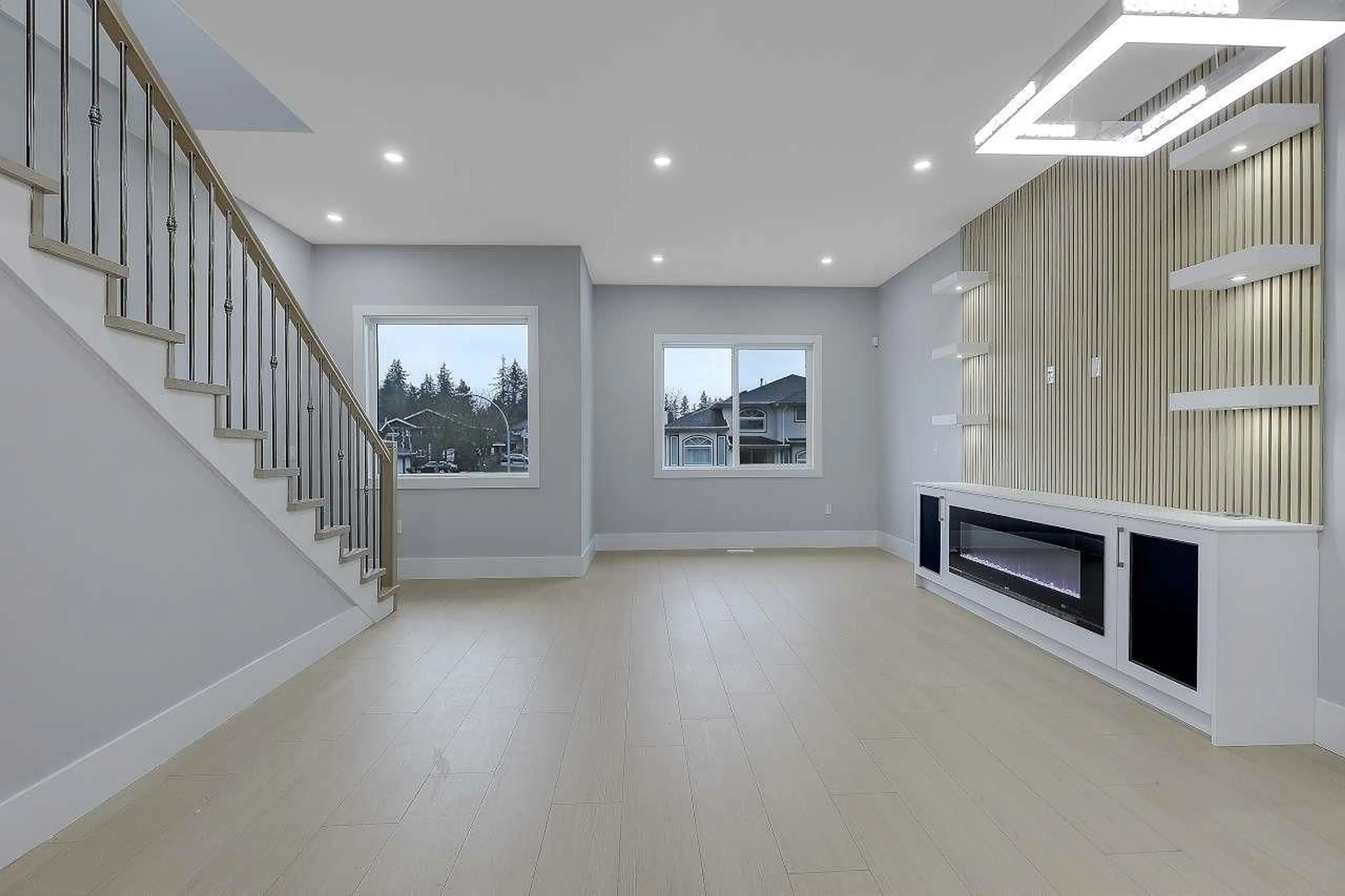 Unknown for 101 - 13661 59 AVENUE, Surrey British Columbia V3X3K8