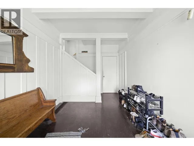 3550 1ST AVENUE, Vancouver 5