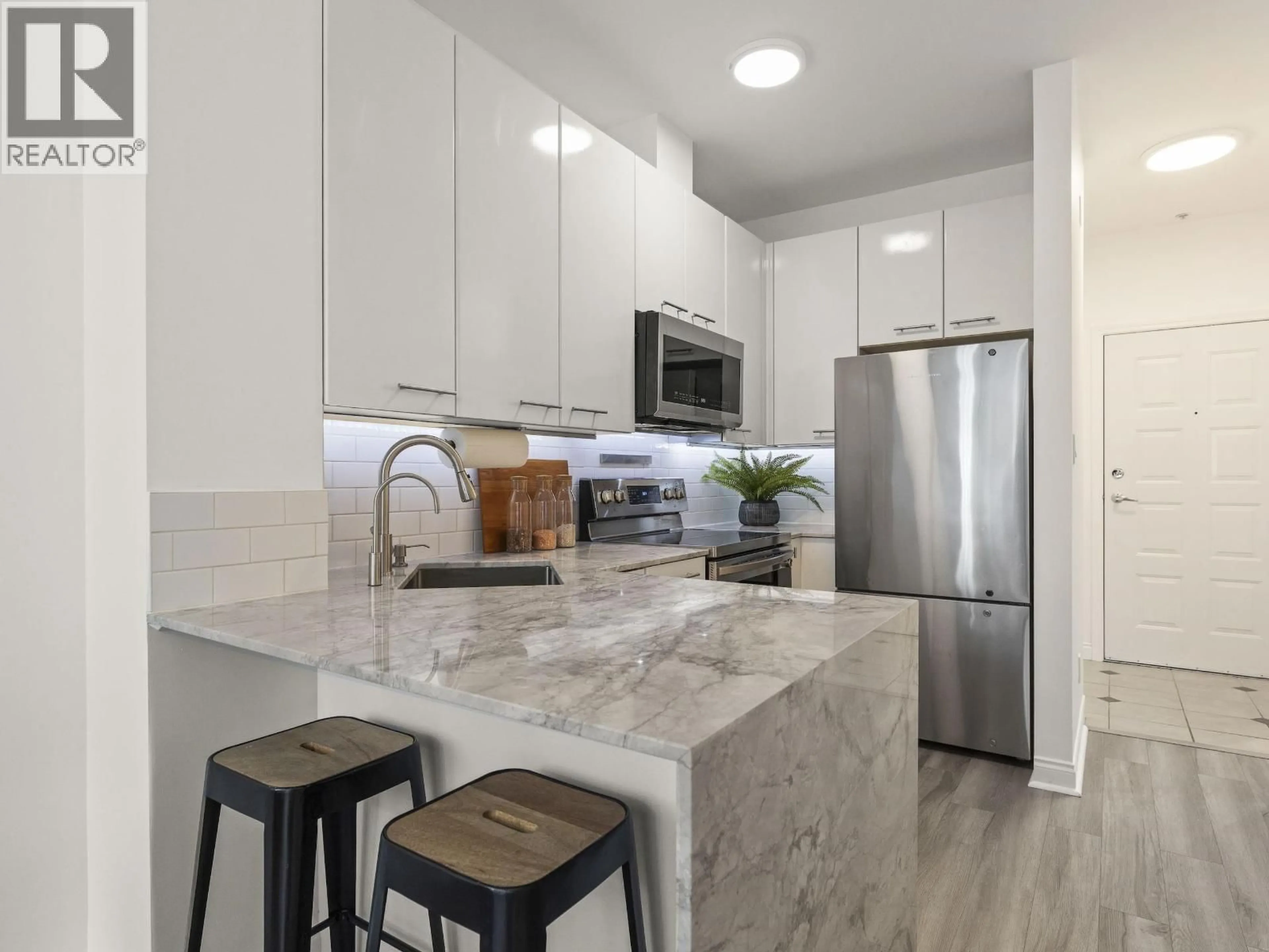 Contemporary kitchen, ceramic/tile floor for 103 - 2028 11TH AVENUE, Vancouver British Columbia V6J2C9