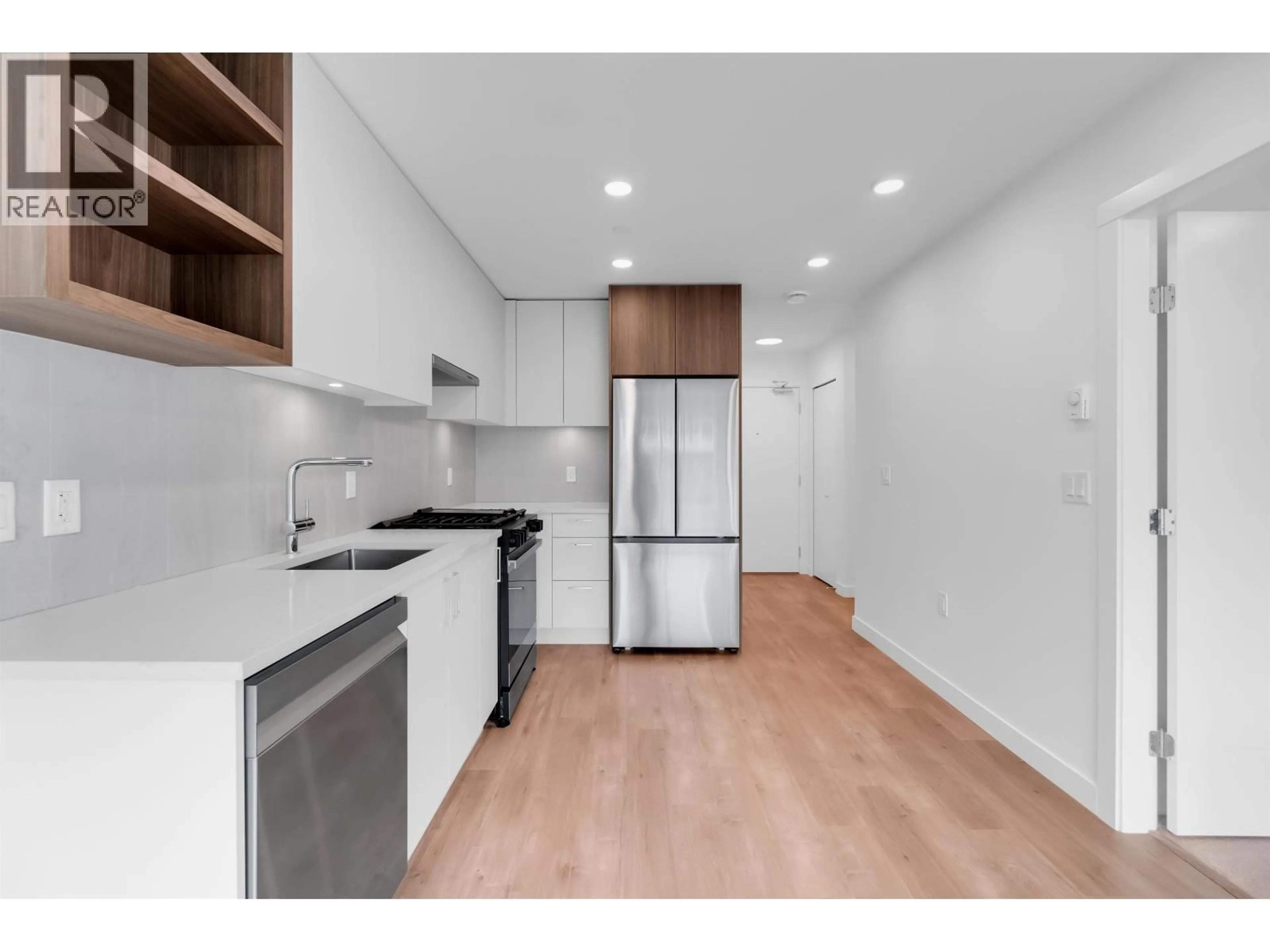 Standard kitchen, wood/laminate floor for 514 - 723 GROVER AVENUE, Coquitlam British Columbia V3J0L9