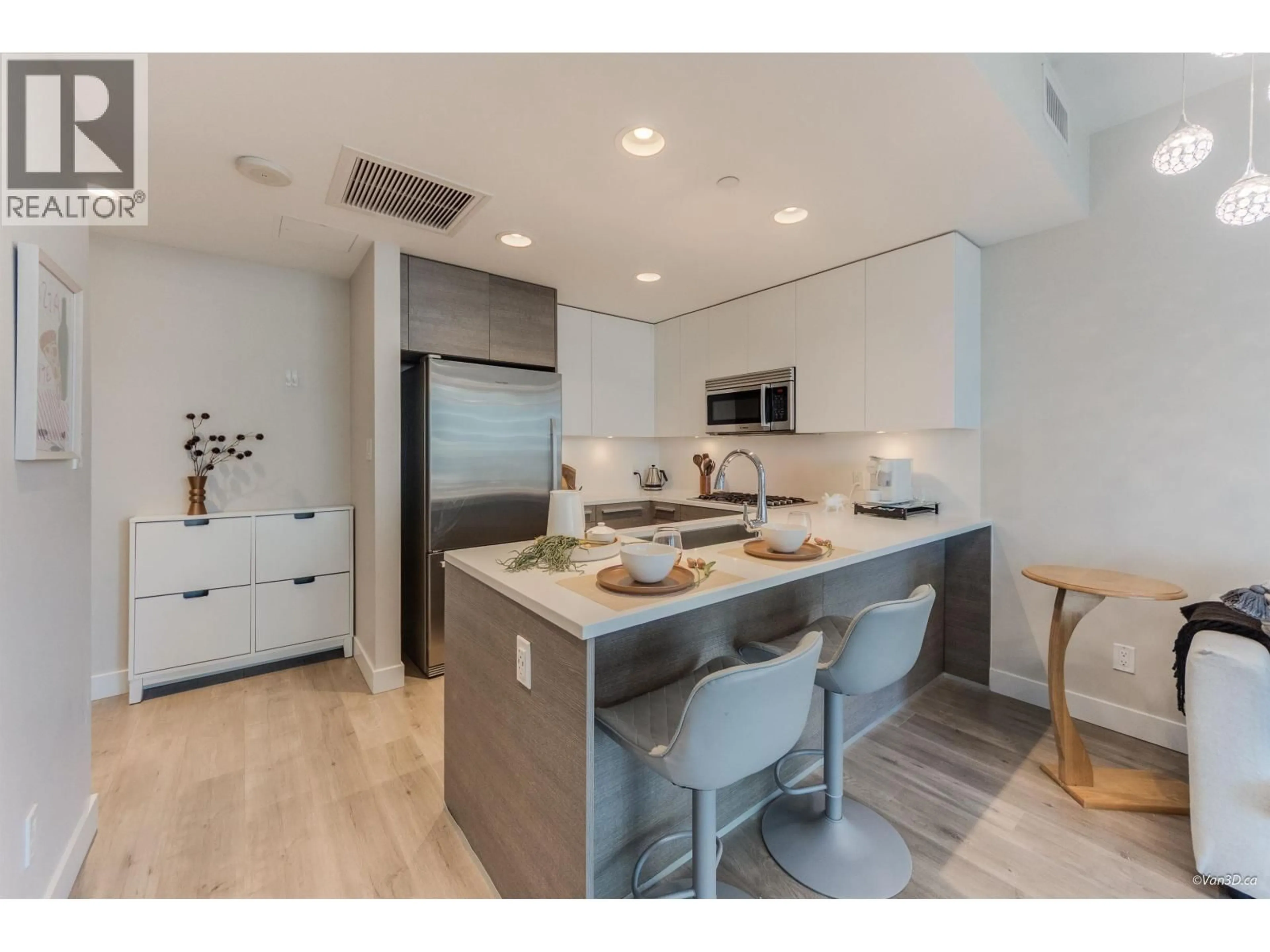 Open concept kitchen, unknown for 706 - 2008 ROSSER AVENUE, Burnaby British Columbia V5C0H8