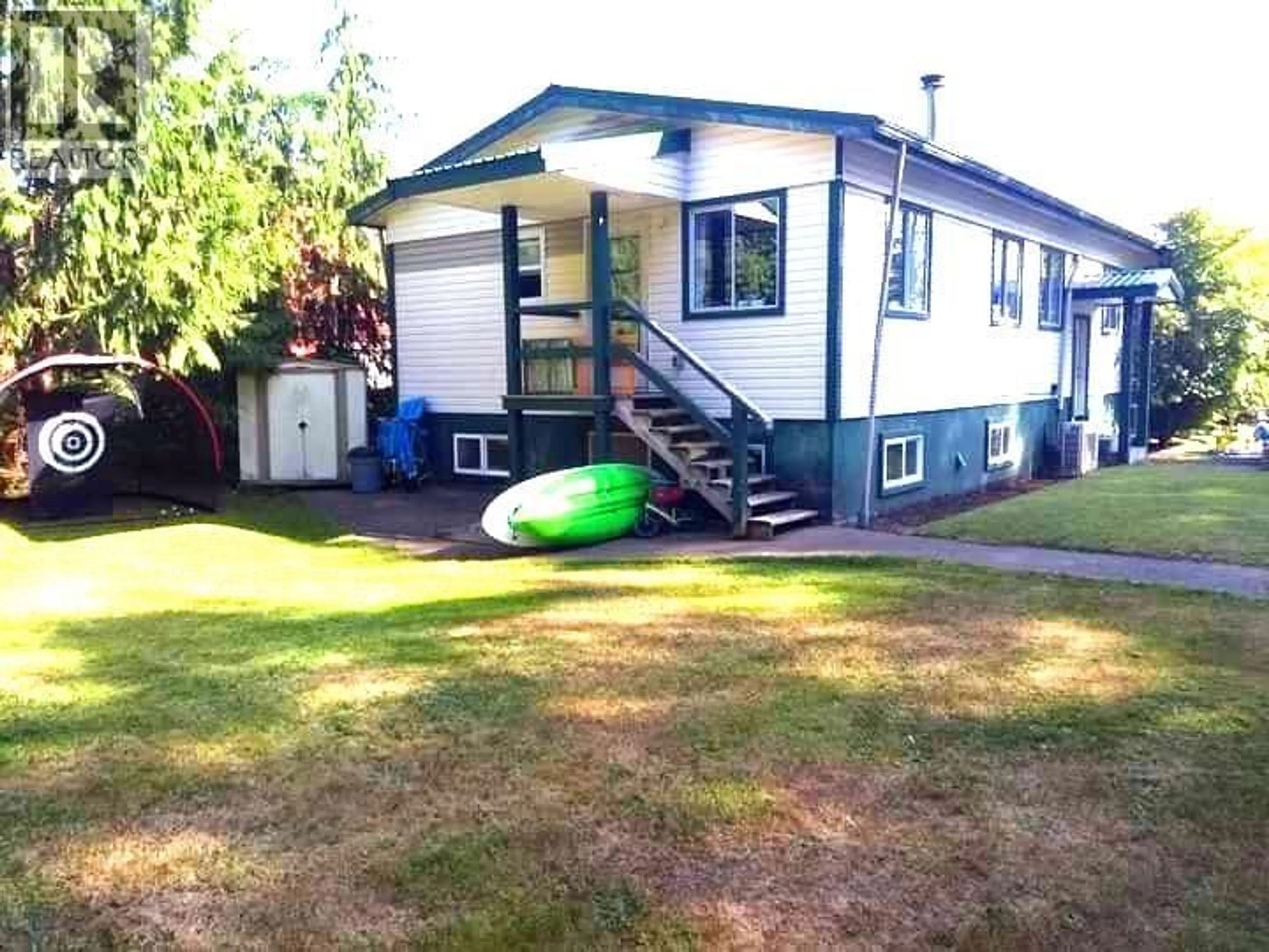 A pic from outside/outdoor area/front of a property/back of a property/a pic from drone, street for 811 OCEANVIEW DRIVE, Daajing Giids City British Columbia V0T1S0