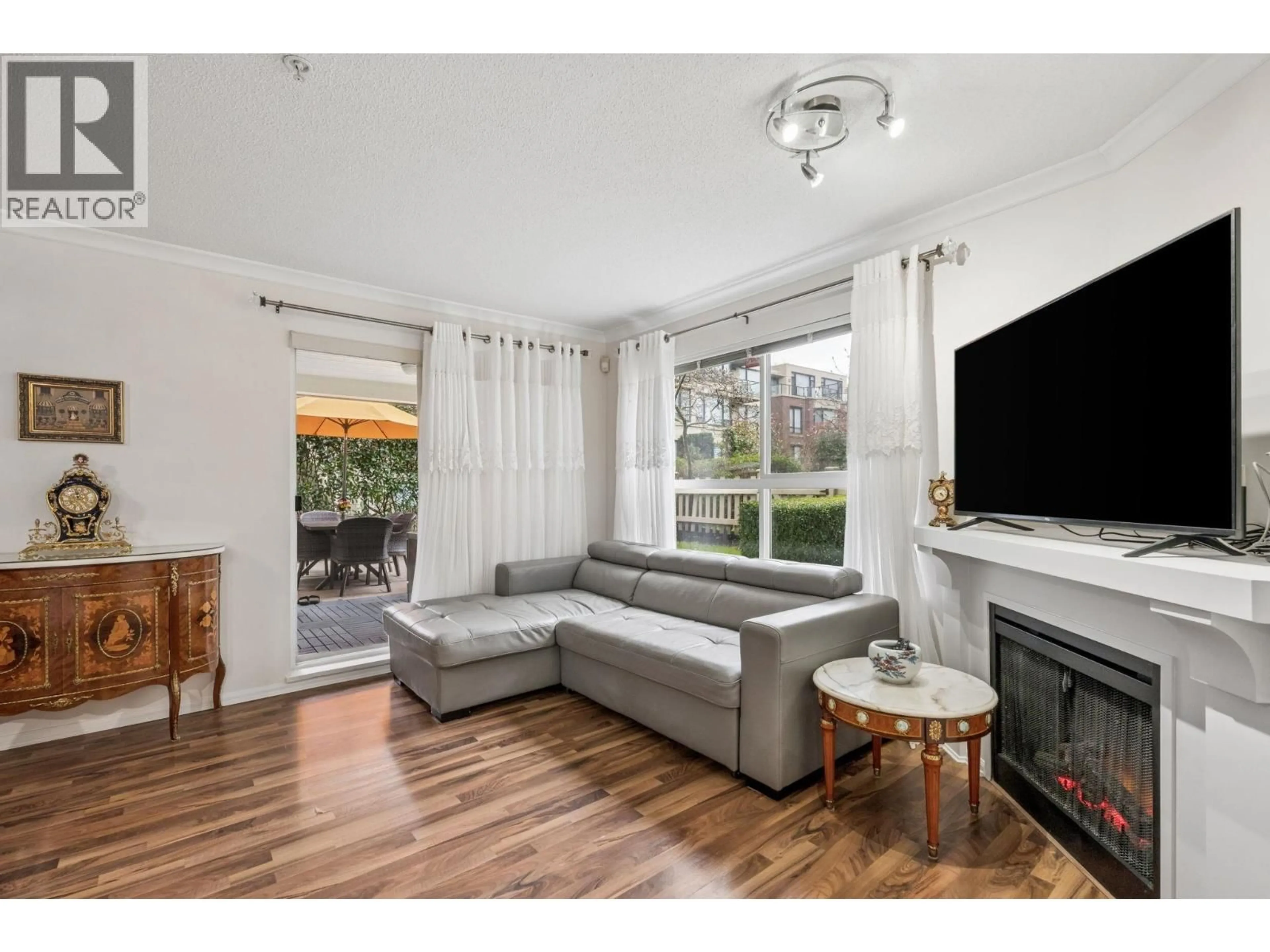 Living room with furniture, unknown for 168 - 9100 FERNDALE ROAD, Richmond British Columbia V6Y4L1