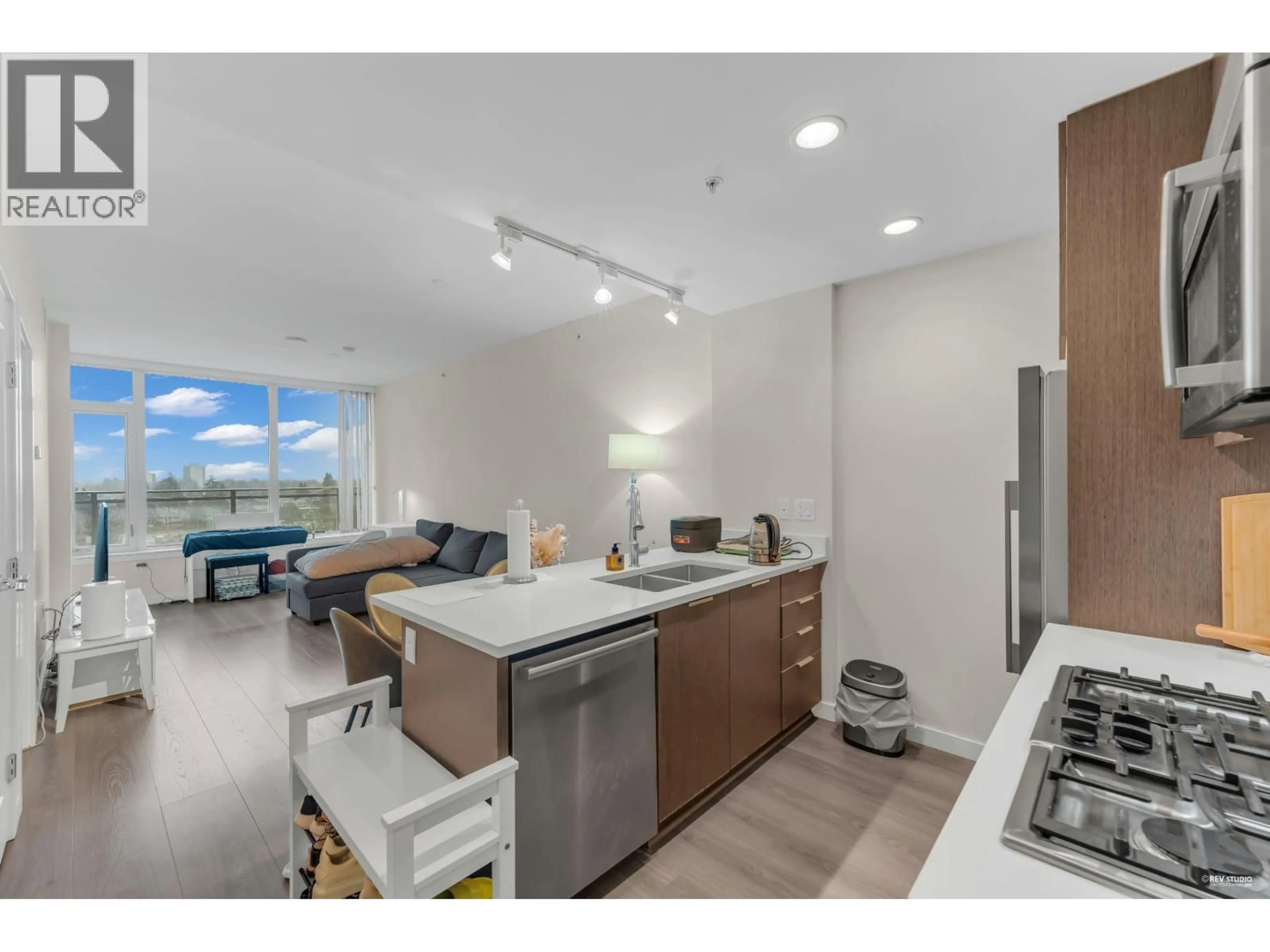 Open concept kitchen, unknown for 808 - 3333 SEXSMITH ROAD, Richmond British Columbia V6X0R7