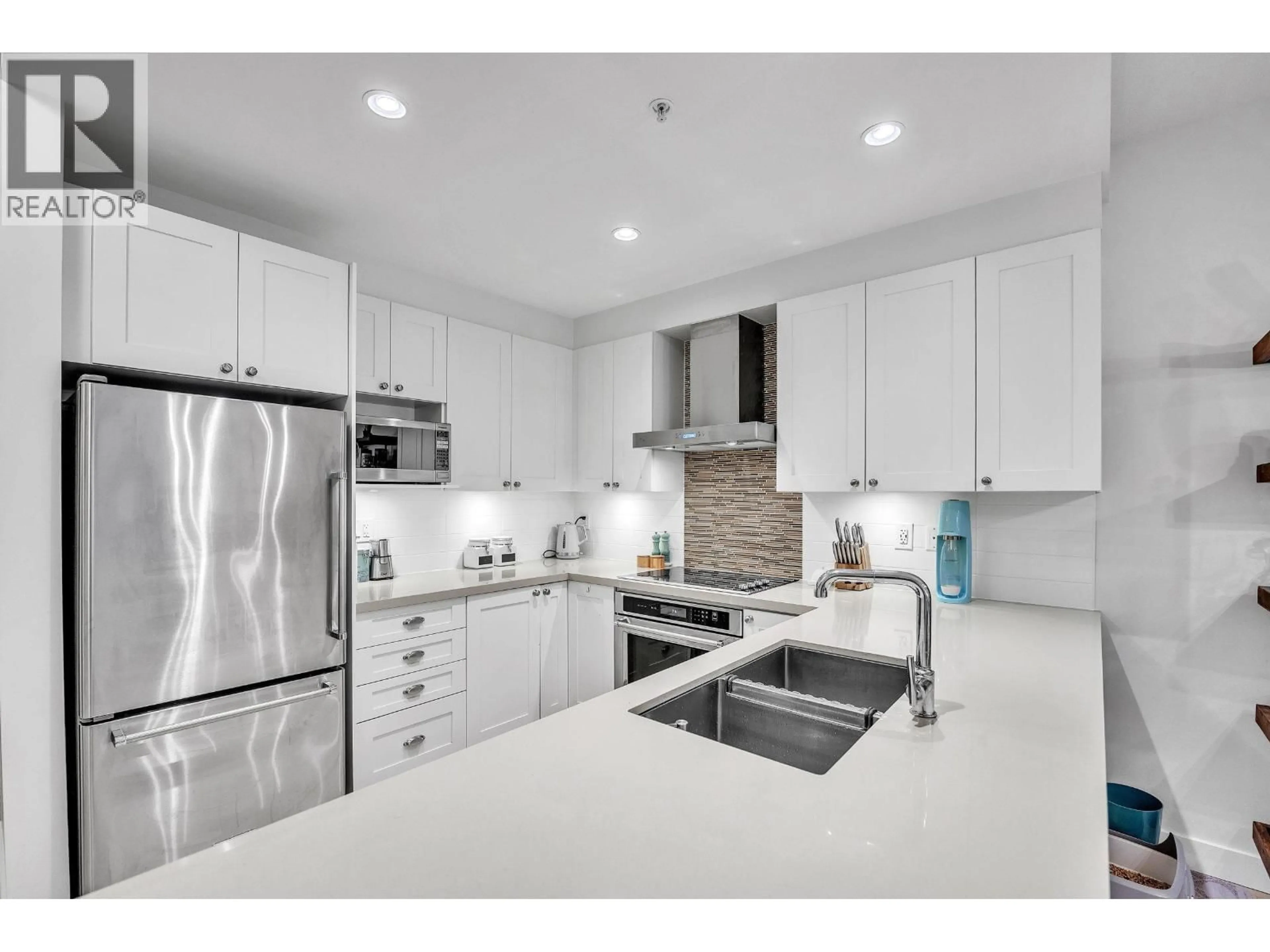 Unknown for 306 - 3399 NOEL DRIVE, Burnaby British Columbia V3J0G8