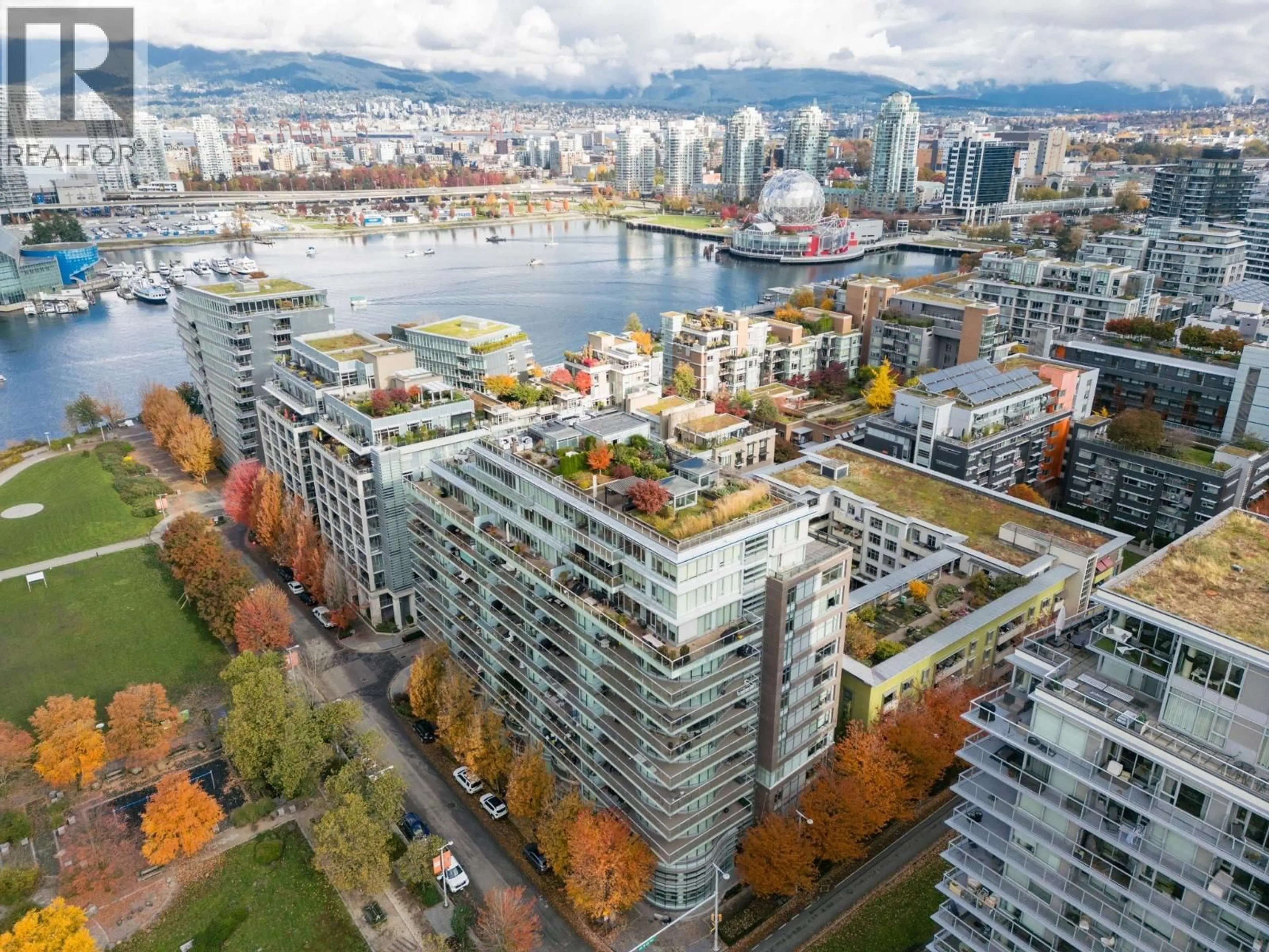 A pic from outside/outdoor area/front of a property/back of a property/a pic from drone, city buildings view from balcony for 705 - 181 1ST AVENUE, Vancouver British Columbia V5Y0E3