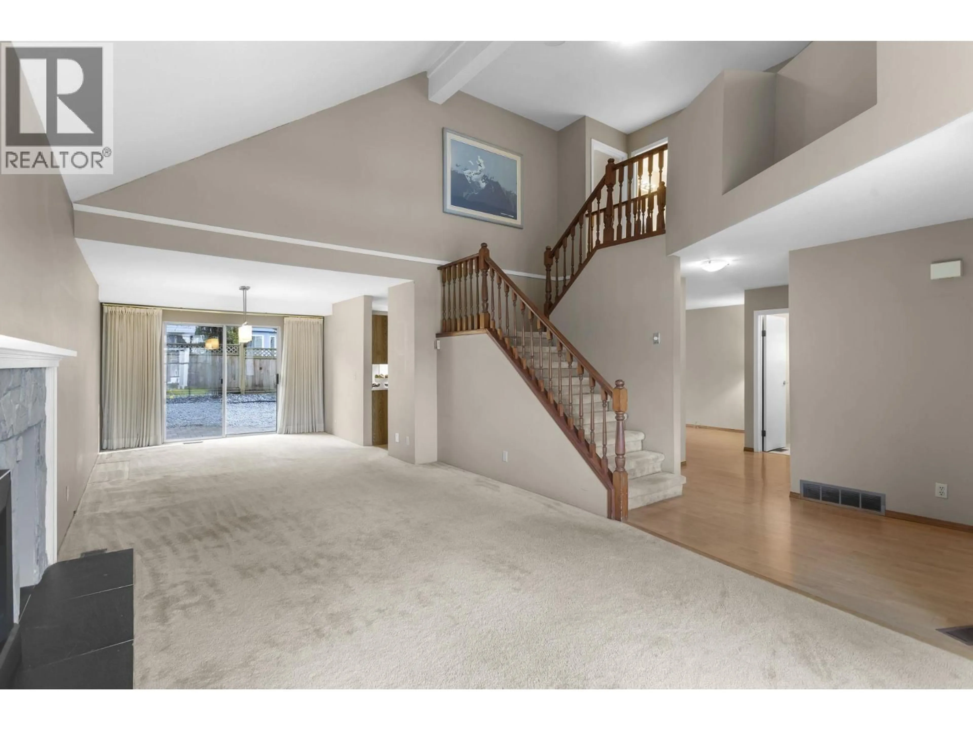 Indoor foyer for 2770 GOLDSTREAM CRESCENT, Coquitlam British Columbia V3C5G9