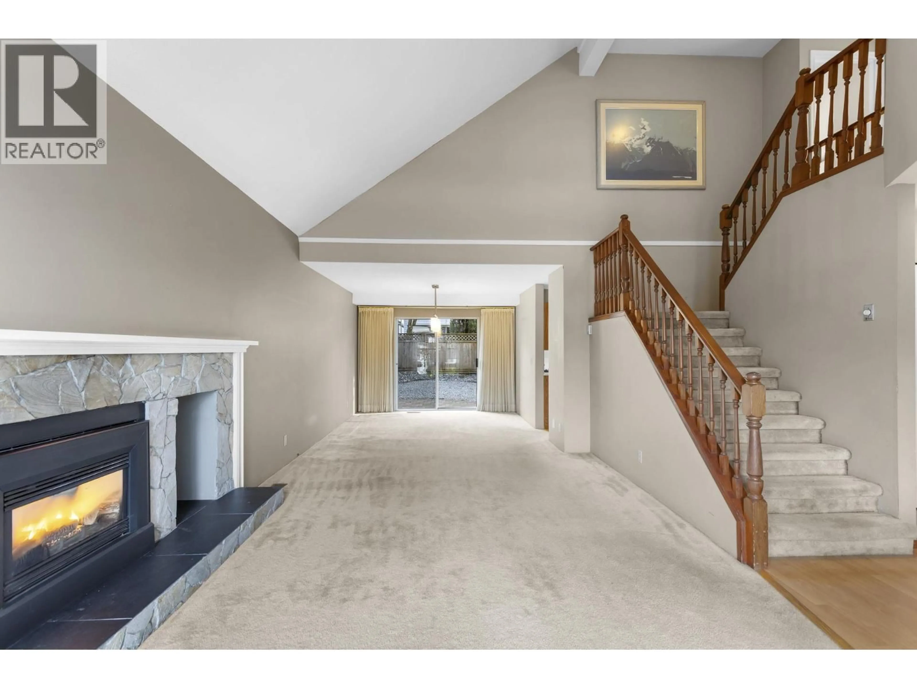 Indoor foyer for 2770 GOLDSTREAM CRESCENT, Coquitlam British Columbia V3C5G9