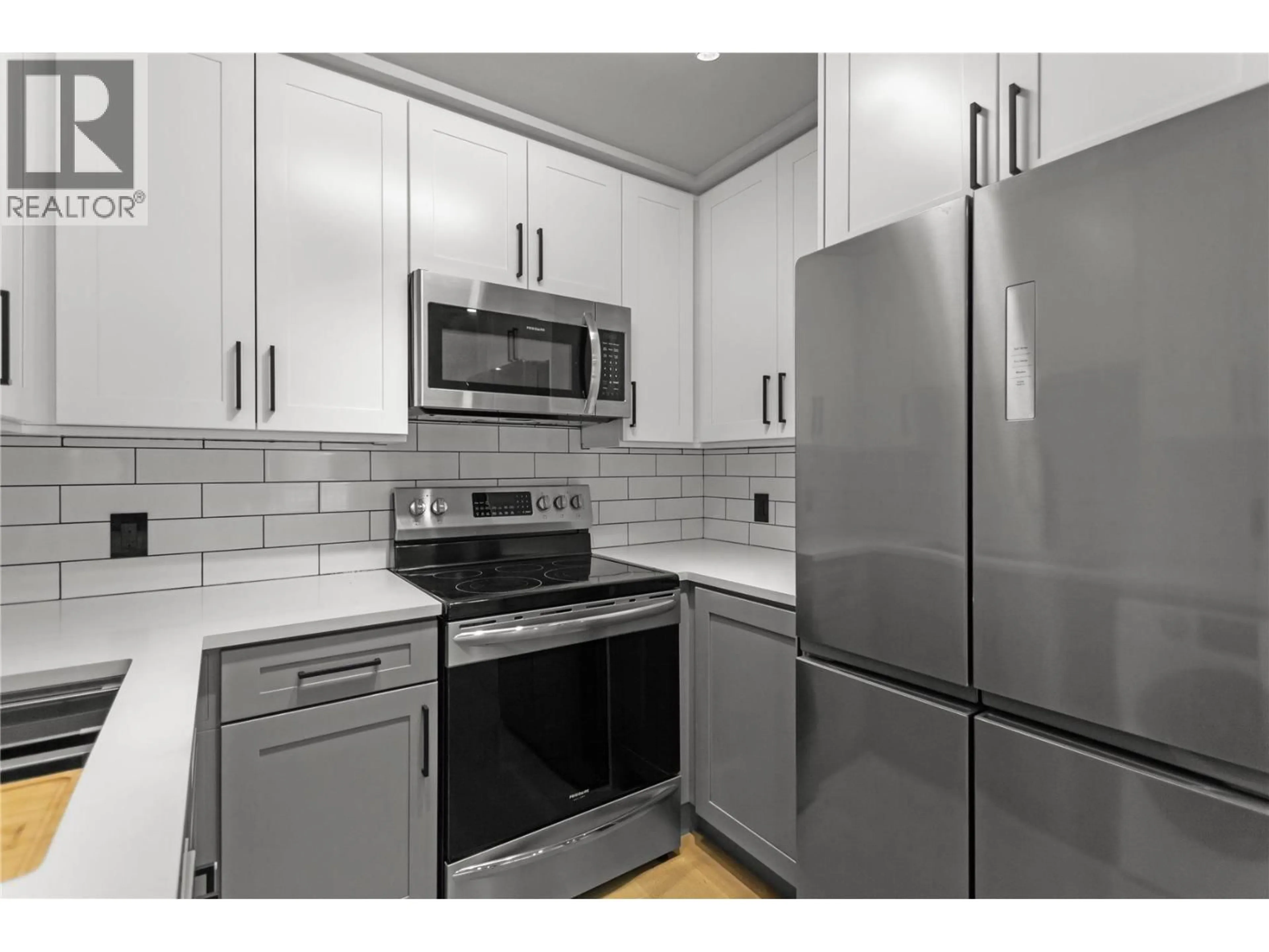 Standard kitchen, unknown for 201 - 1948 COQUITLAM AVENUE, Port Coquitlam British Columbia V3B1J3