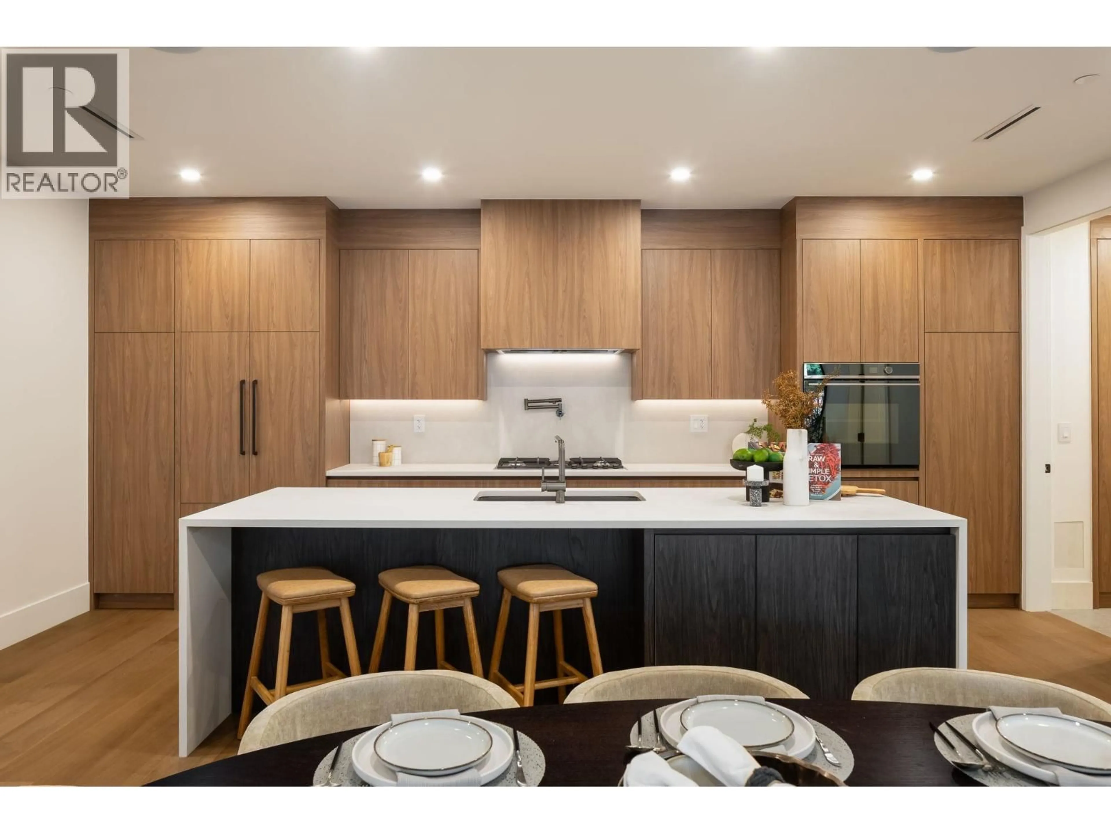 Contemporary kitchen, wood/laminate floor for 2 - 950 57TH AVENUE, Vancouver British Columbia V6P1S3