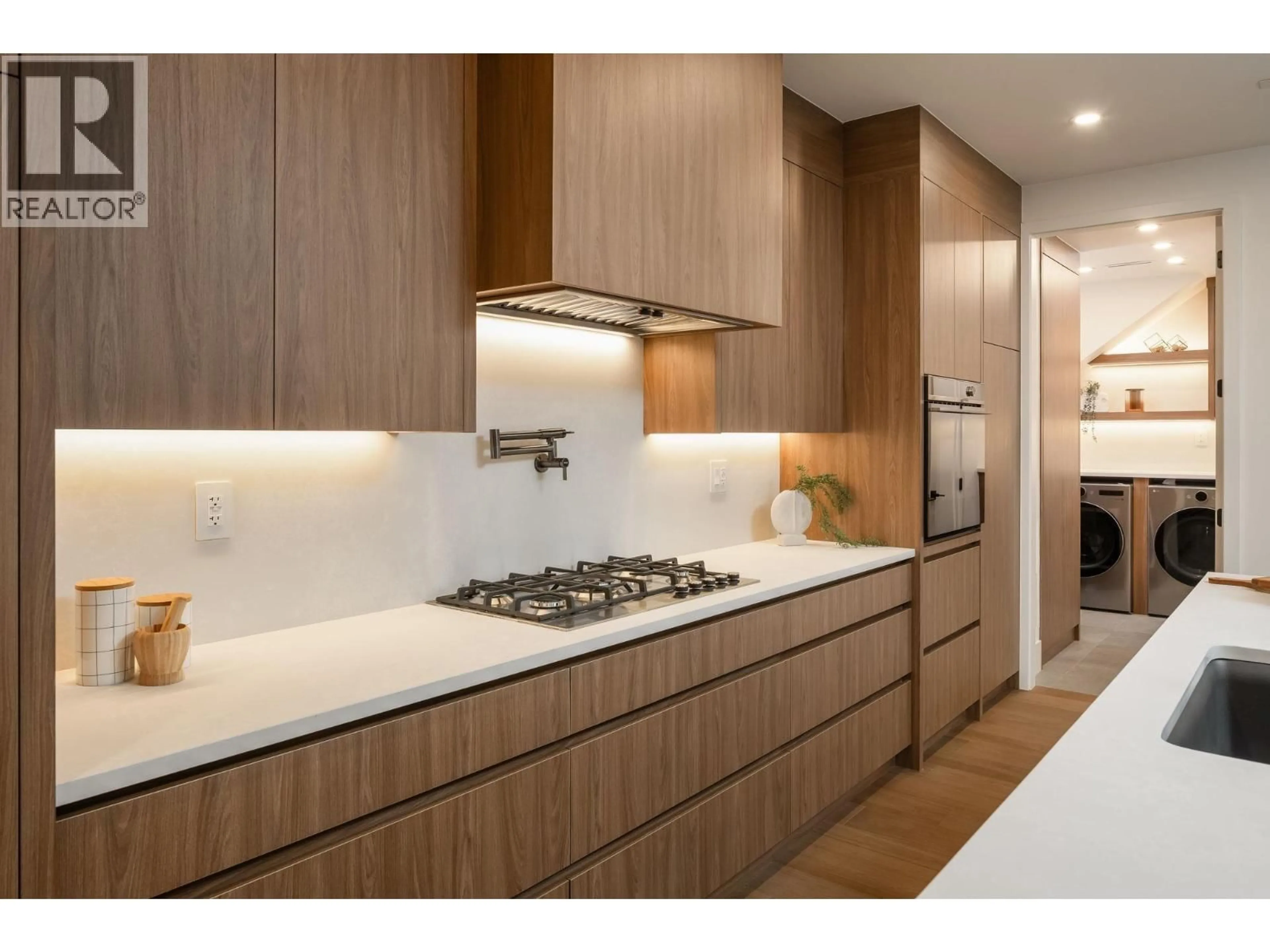 Contemporary kitchen, unknown for 2 - 950 57TH AVENUE, Vancouver British Columbia V6P1S3