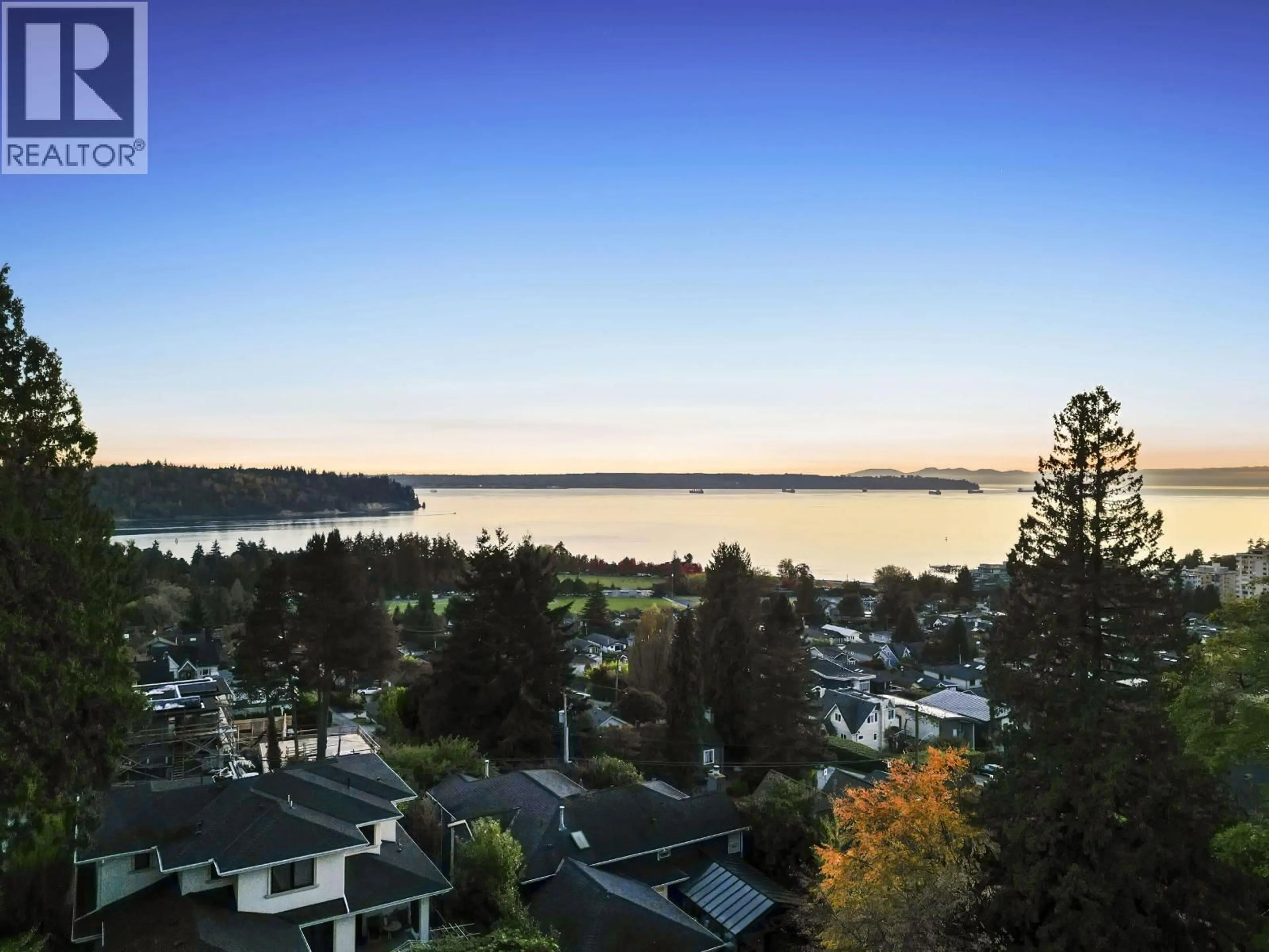 A pic from outside/outdoor area/front of a property/back of a property/a pic from drone, water/lake/river/ocean view for 1066 FULTON AVENUE, West Vancouver British Columbia V7T1N2