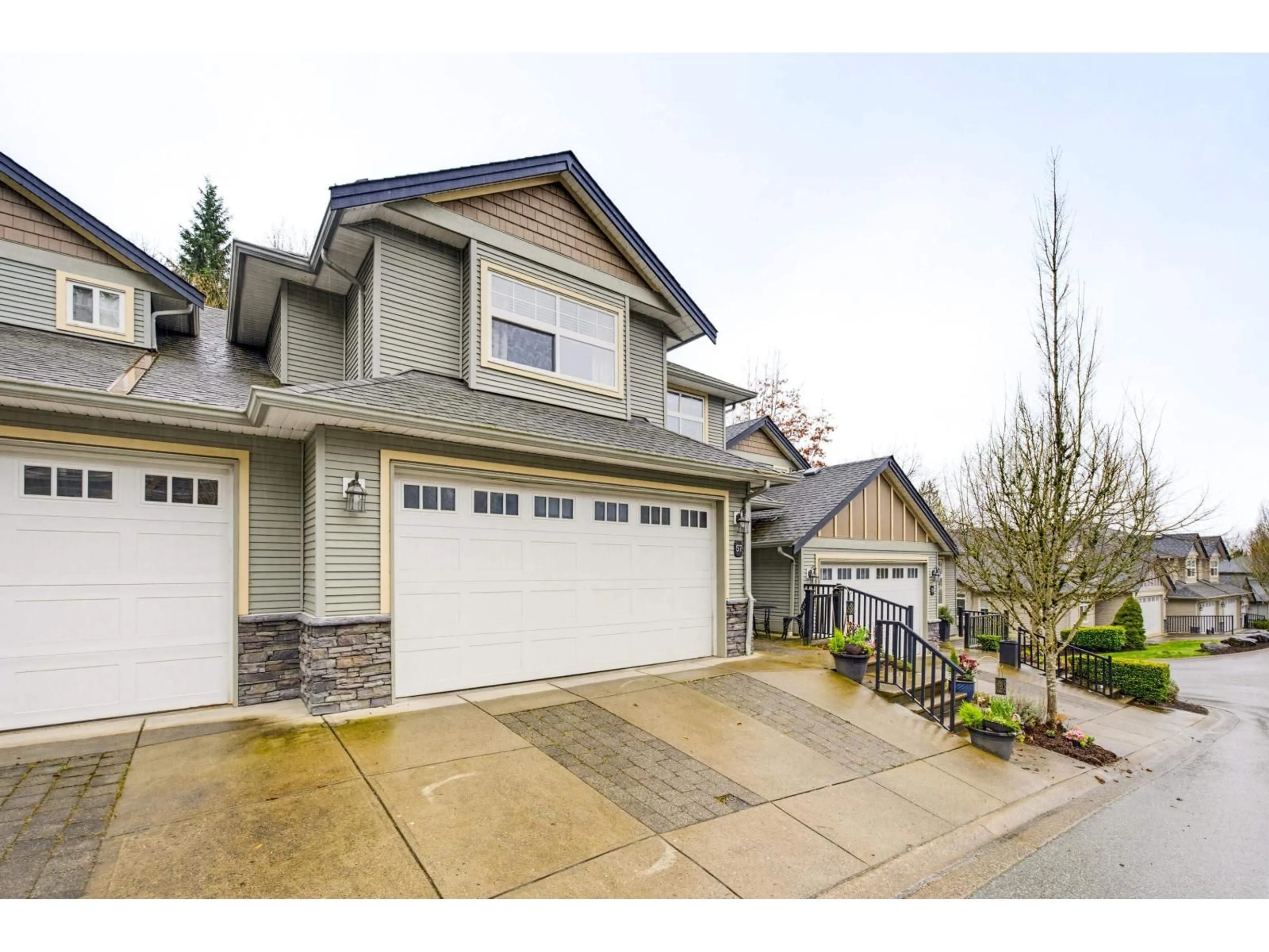 Home with vinyl exterior material, street for 57 - 36260 MCKEE ROAD, Abbotsford British Columbia V3G0A9