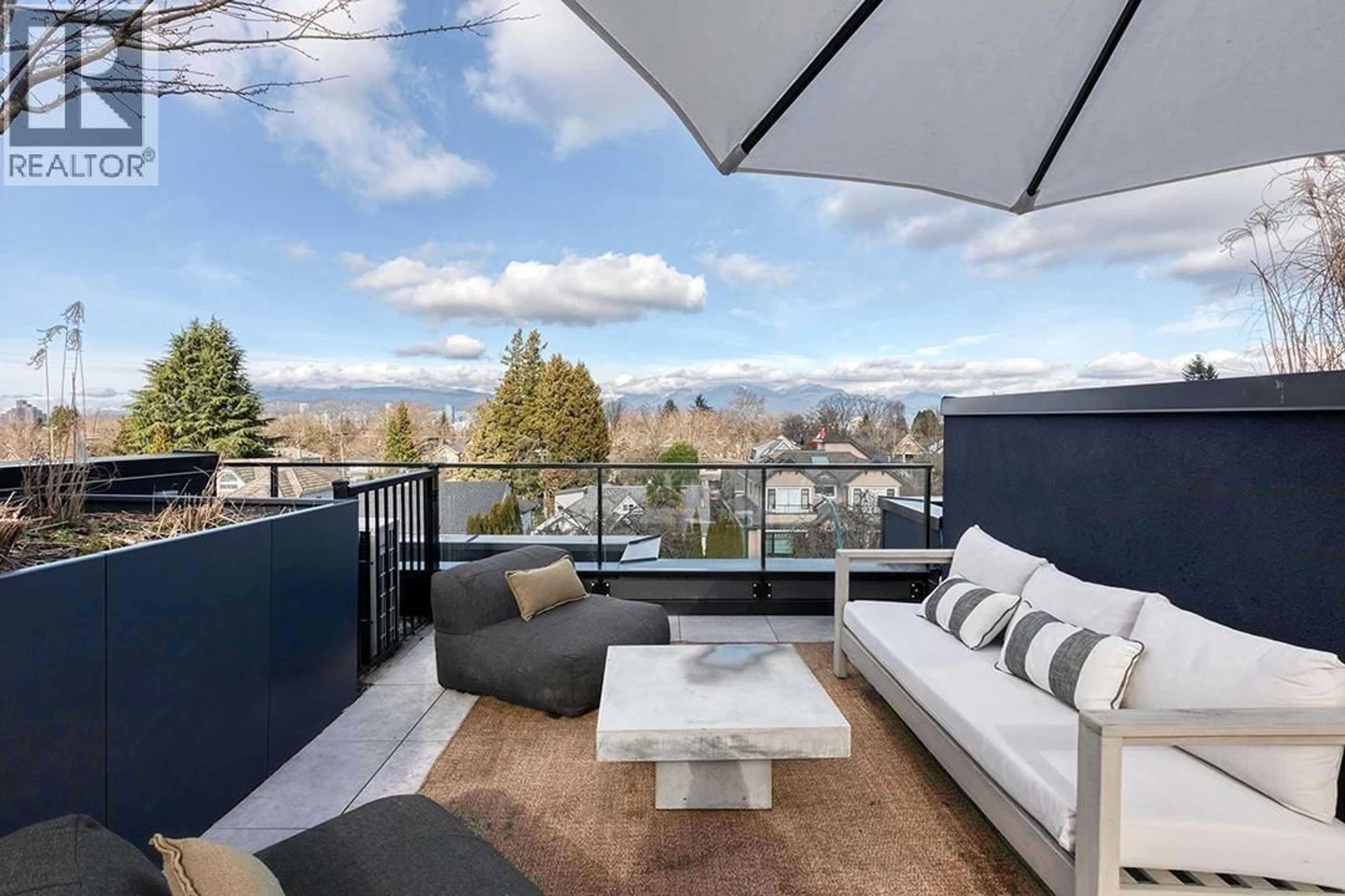 Patio, mountain view for 48 KING EDWARD AVENUE, Vancouver British Columbia V5Y0N6