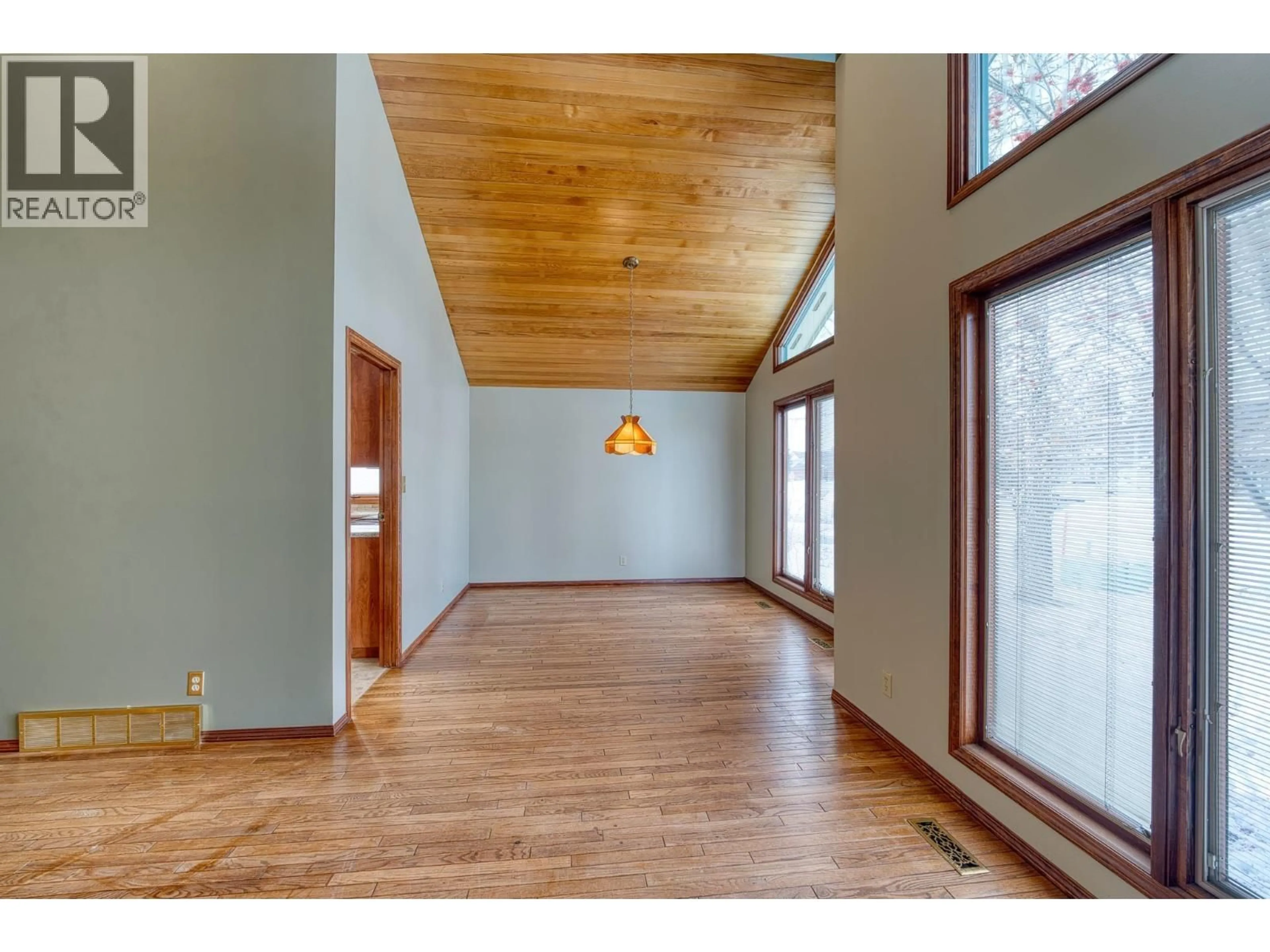 Indoor entryway for 10611 107 STREET, Fort St. John British Columbia V1J5N7