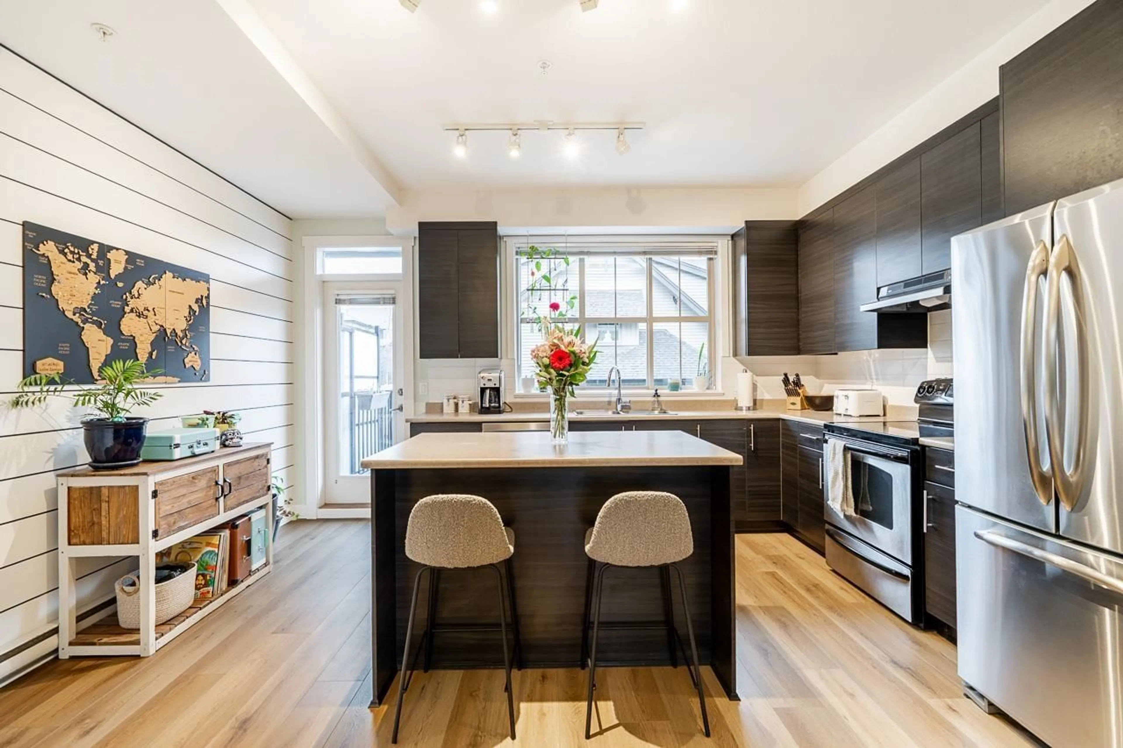 Contemporary kitchen, unknown for 8 - 9525 204 STREET, Langley British Columbia V1M0B9