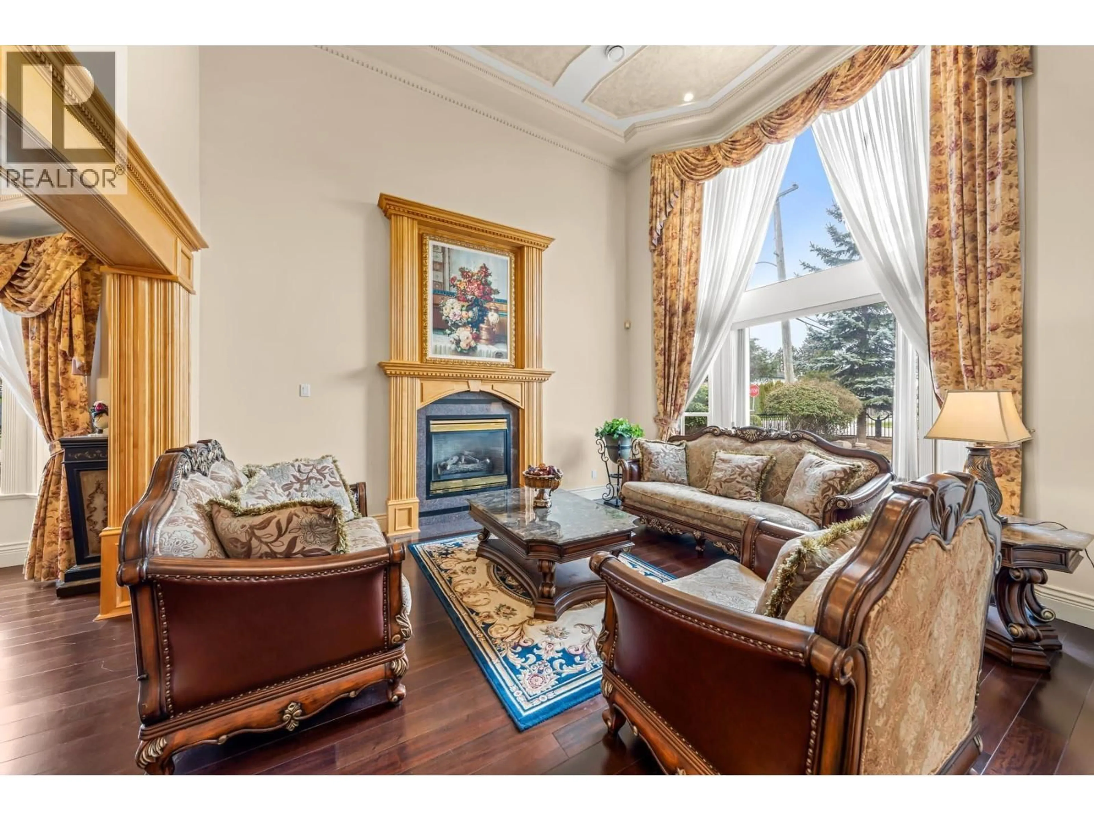 Living room with furniture, wood/laminate floor for 7460 BROADMOOR BOULEVARD, Richmond British Columbia V7A1A7