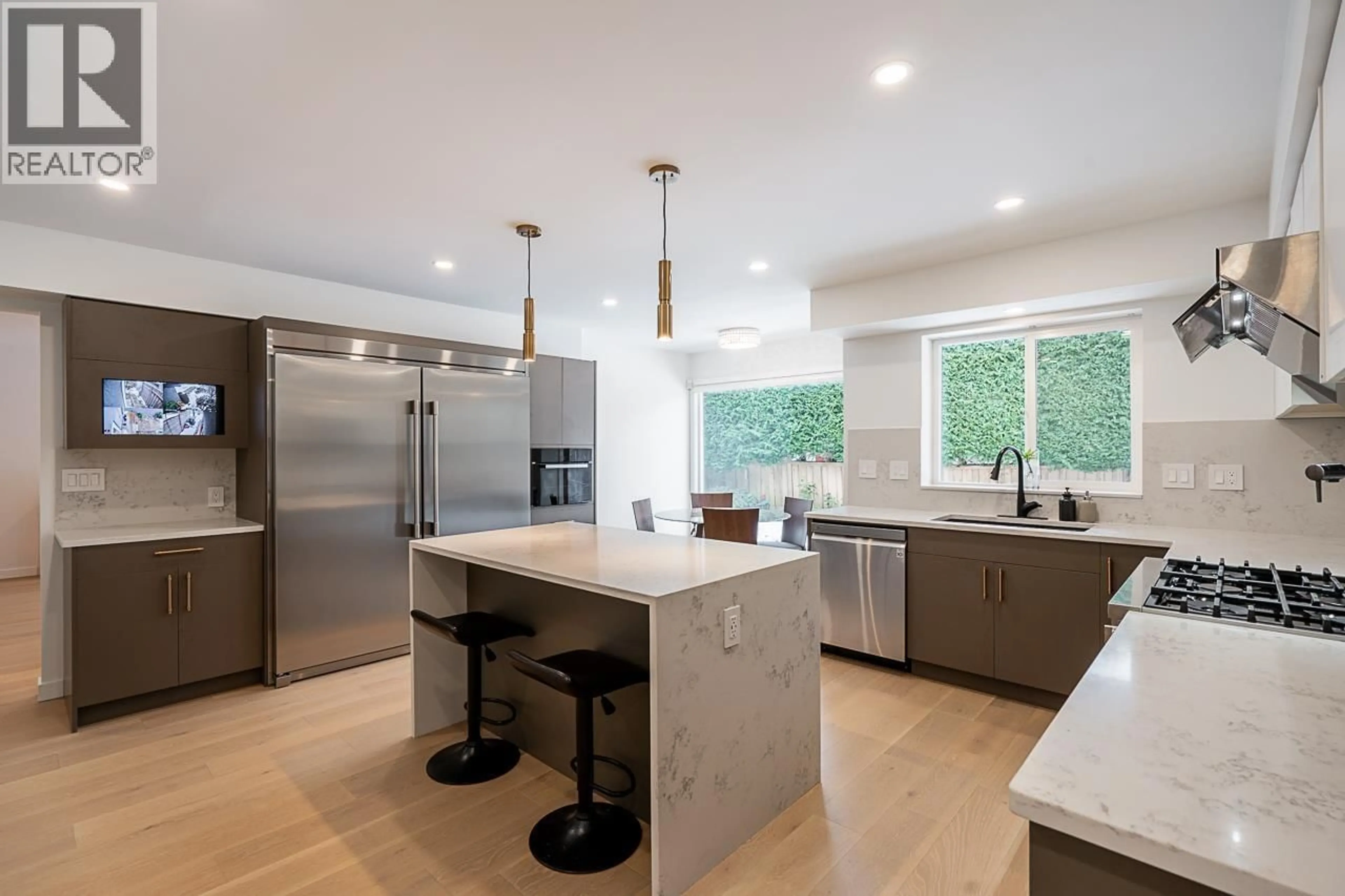 Contemporary kitchen, unknown for 6540 JUNIPER DRIVE, Richmond British Columbia V7E4Z6