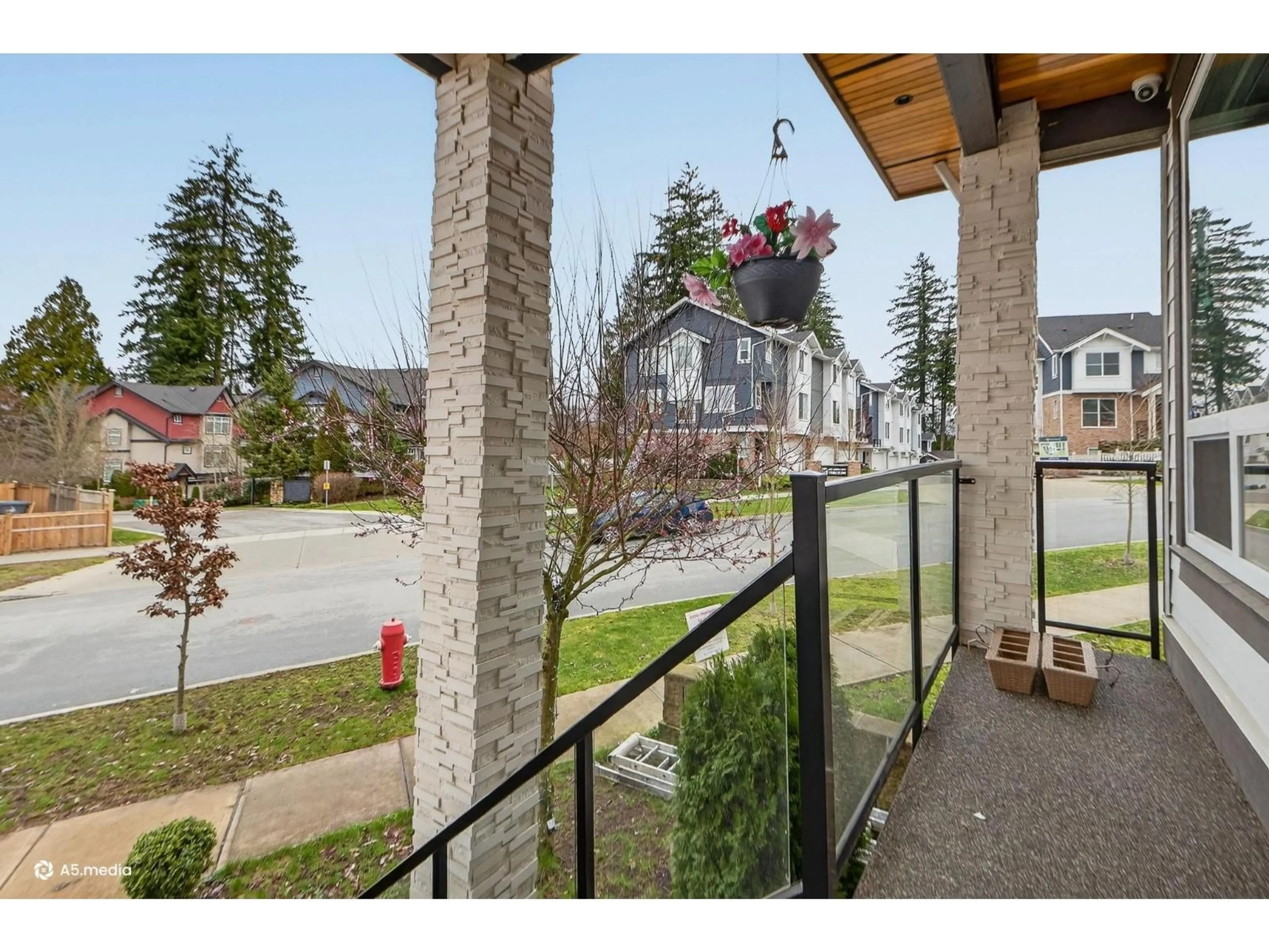 Patio, mountain view for 14298 62 AVENUE, Surrey British Columbia V3X0K5