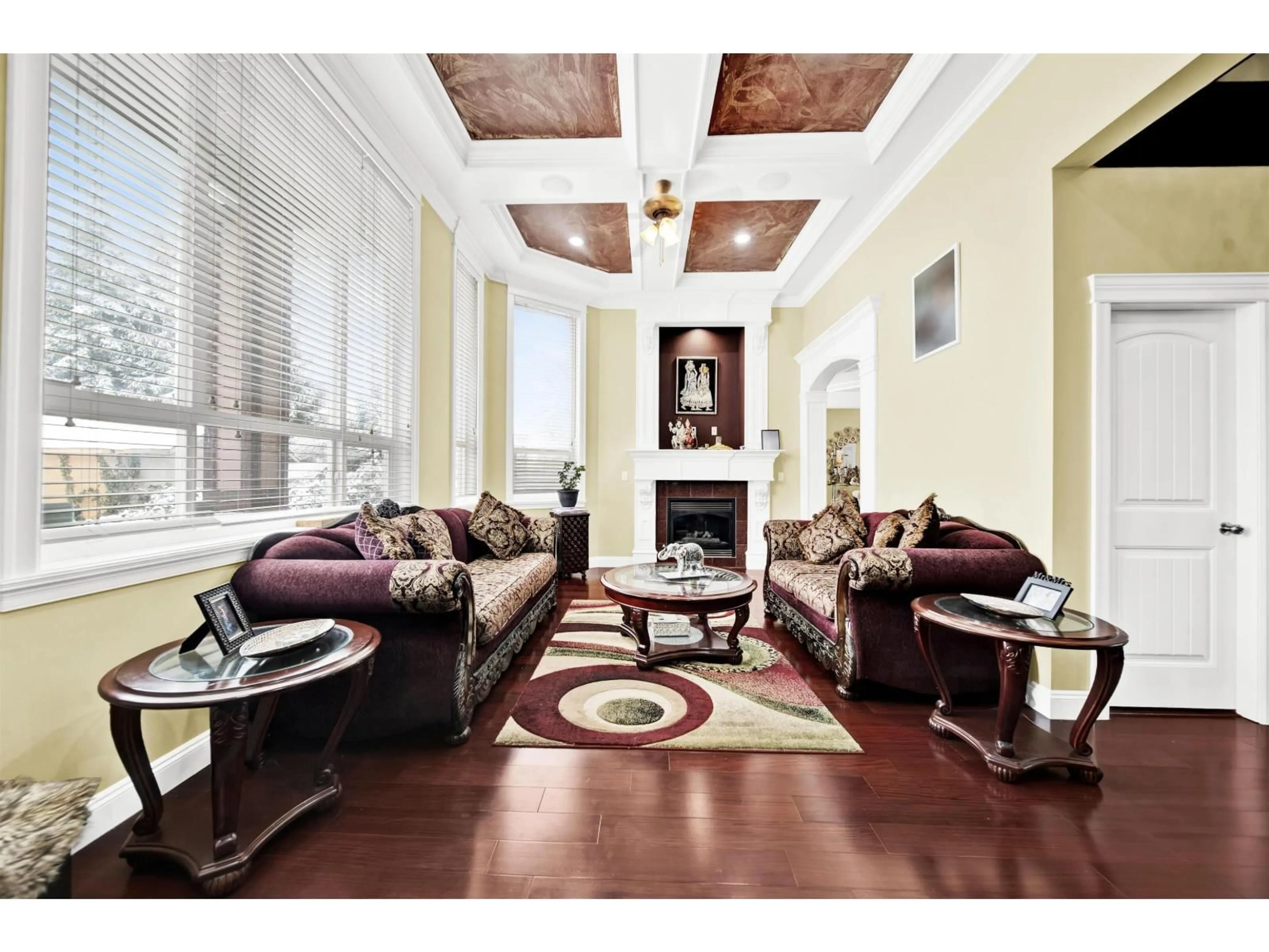 Living room with furniture, unknown for 14049 GROSVENOR ROAD, Surrey British Columbia V3R5G6