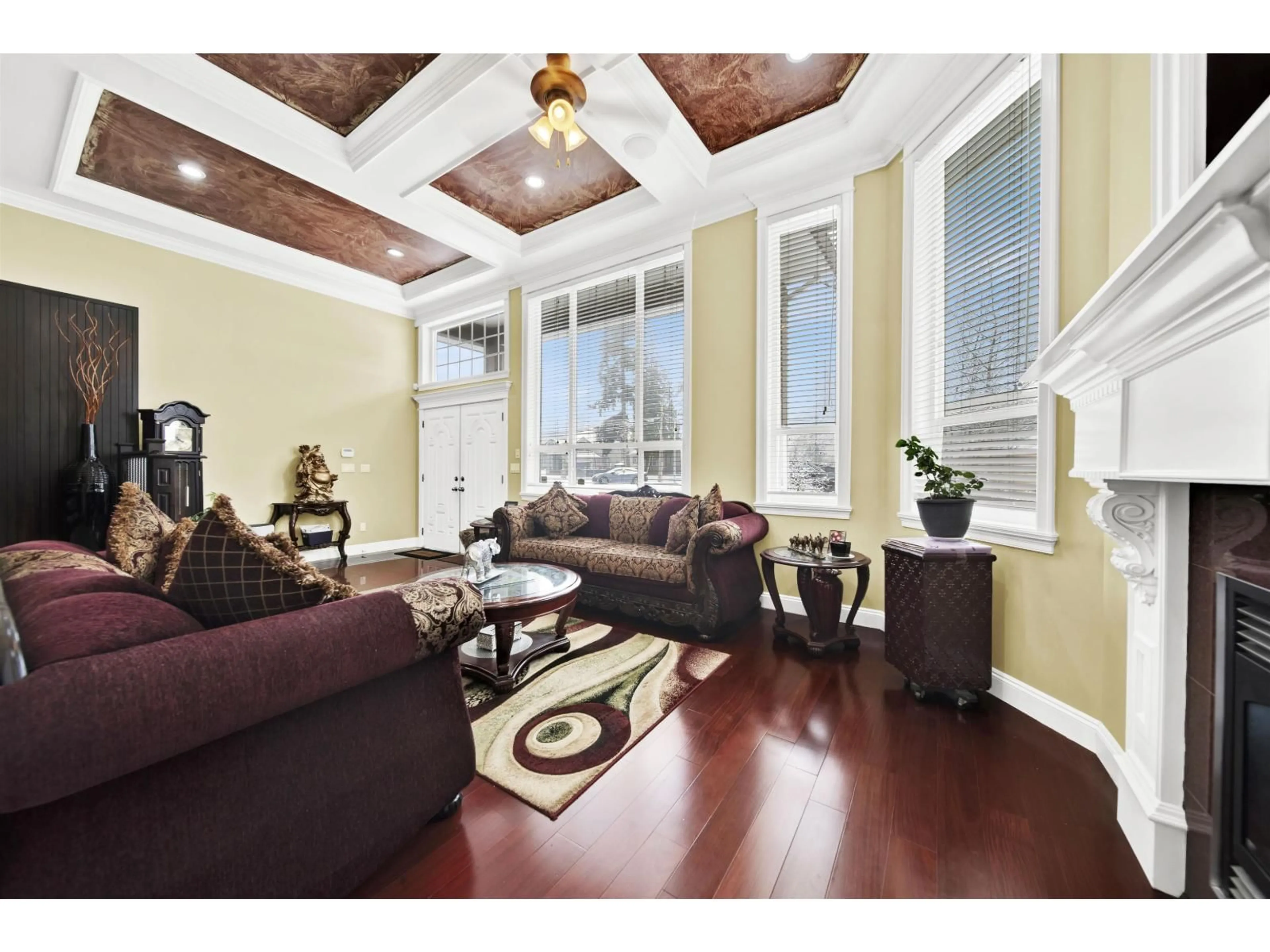 Living room with furniture, unknown for 14049 GROSVENOR ROAD, Surrey British Columbia V3R5G6