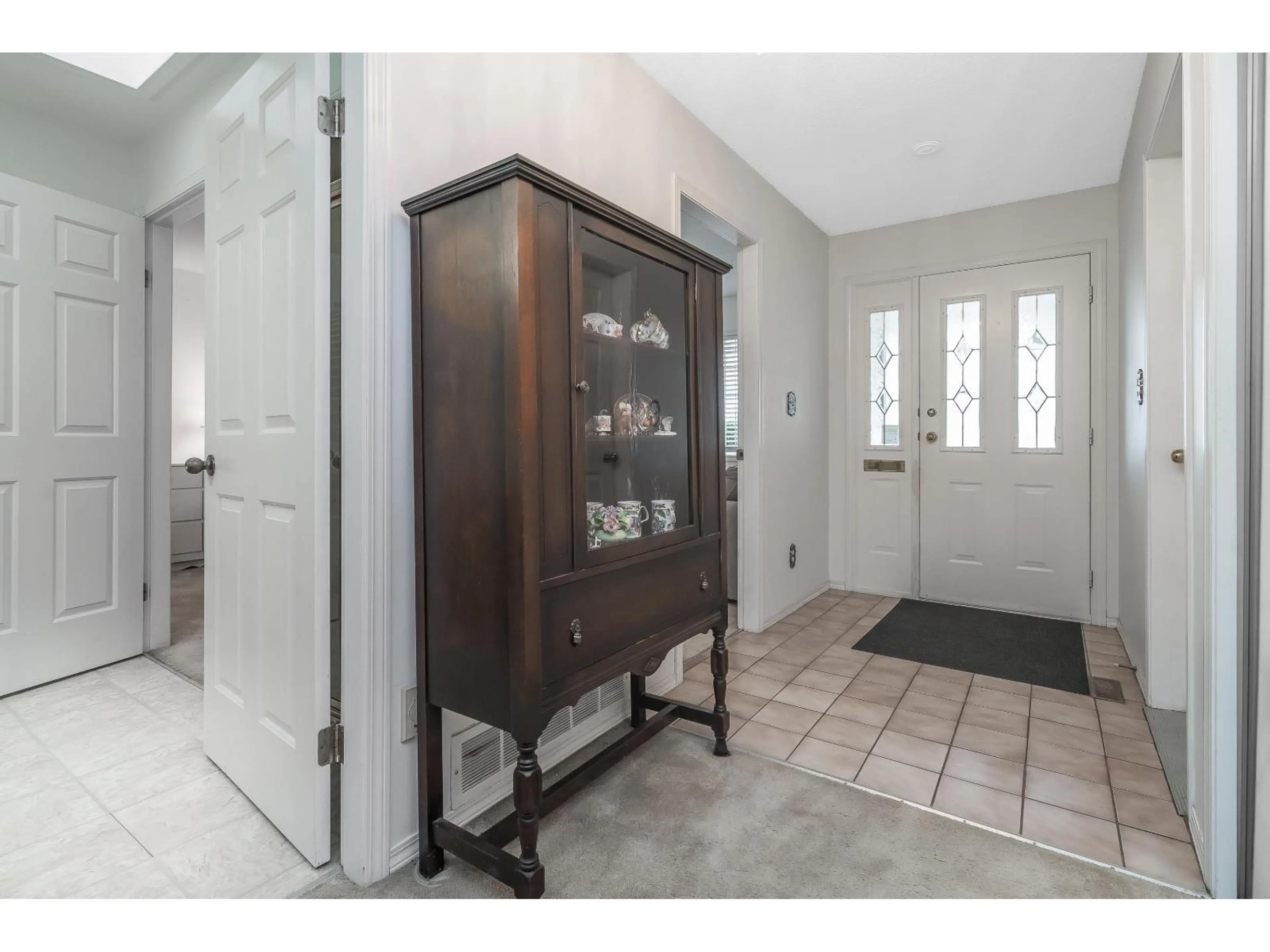Indoor entryway for 4 - 5051 203 STREET, Langley British Columbia V3A1V5