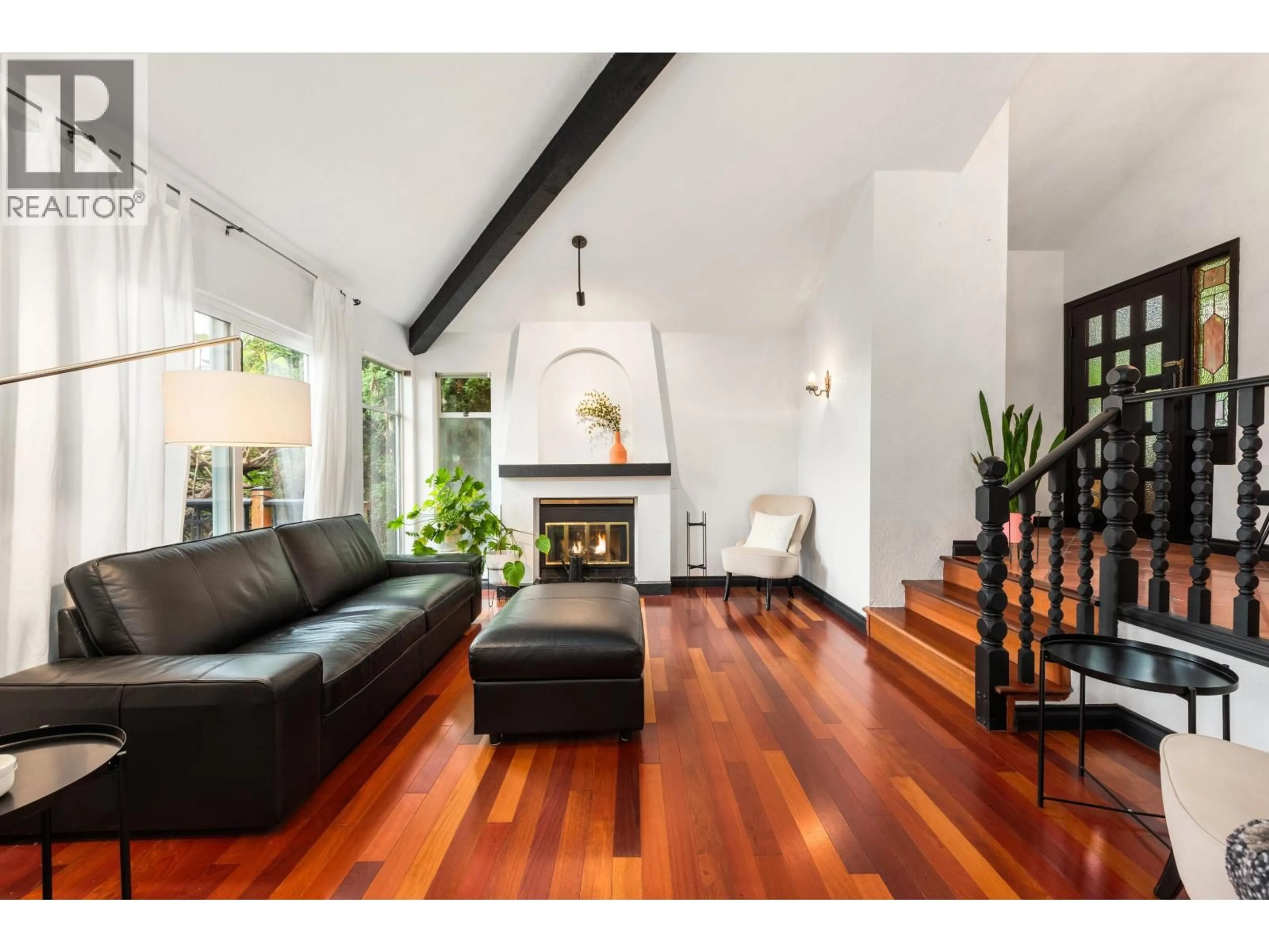 Living room with furniture, wood/laminate floor for 1128 FRASERVIEW STREET, Port Coquitlam British Columbia V3C5H1