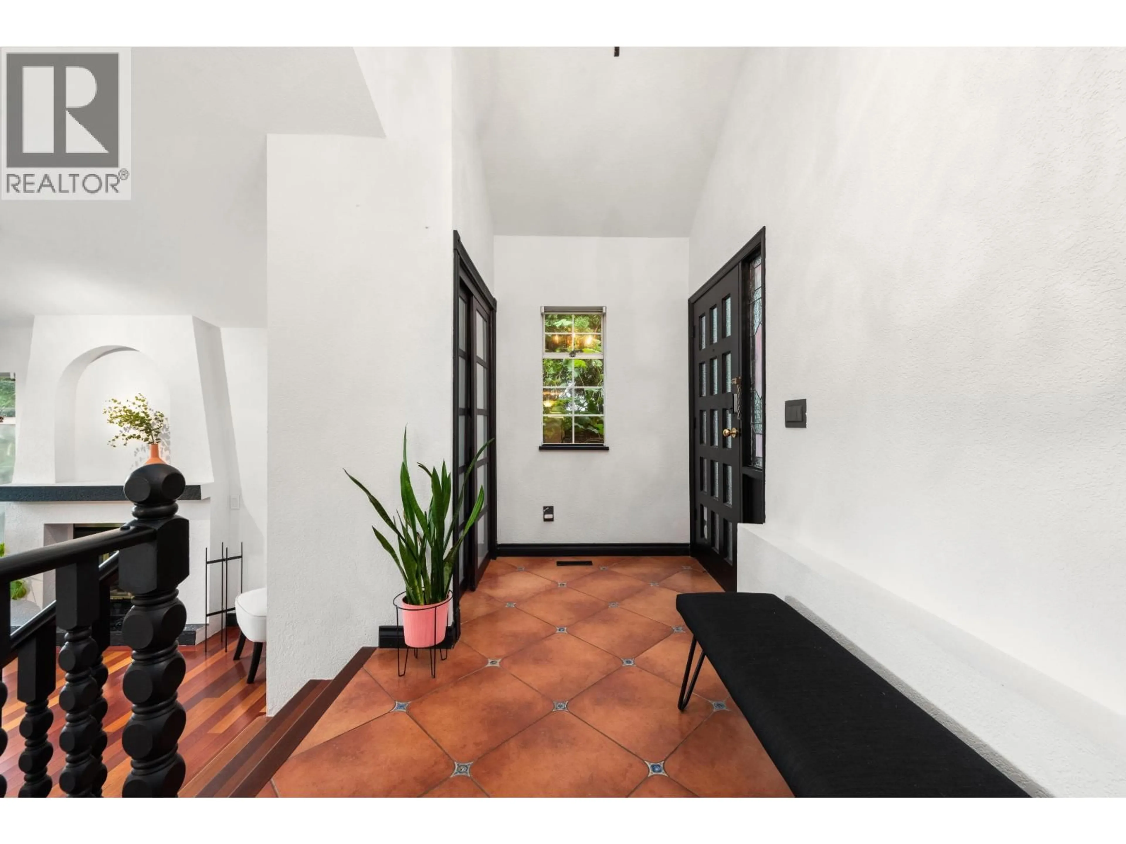 Indoor entryway for 1128 FRASERVIEW STREET, Port Coquitlam British Columbia V3C5H1