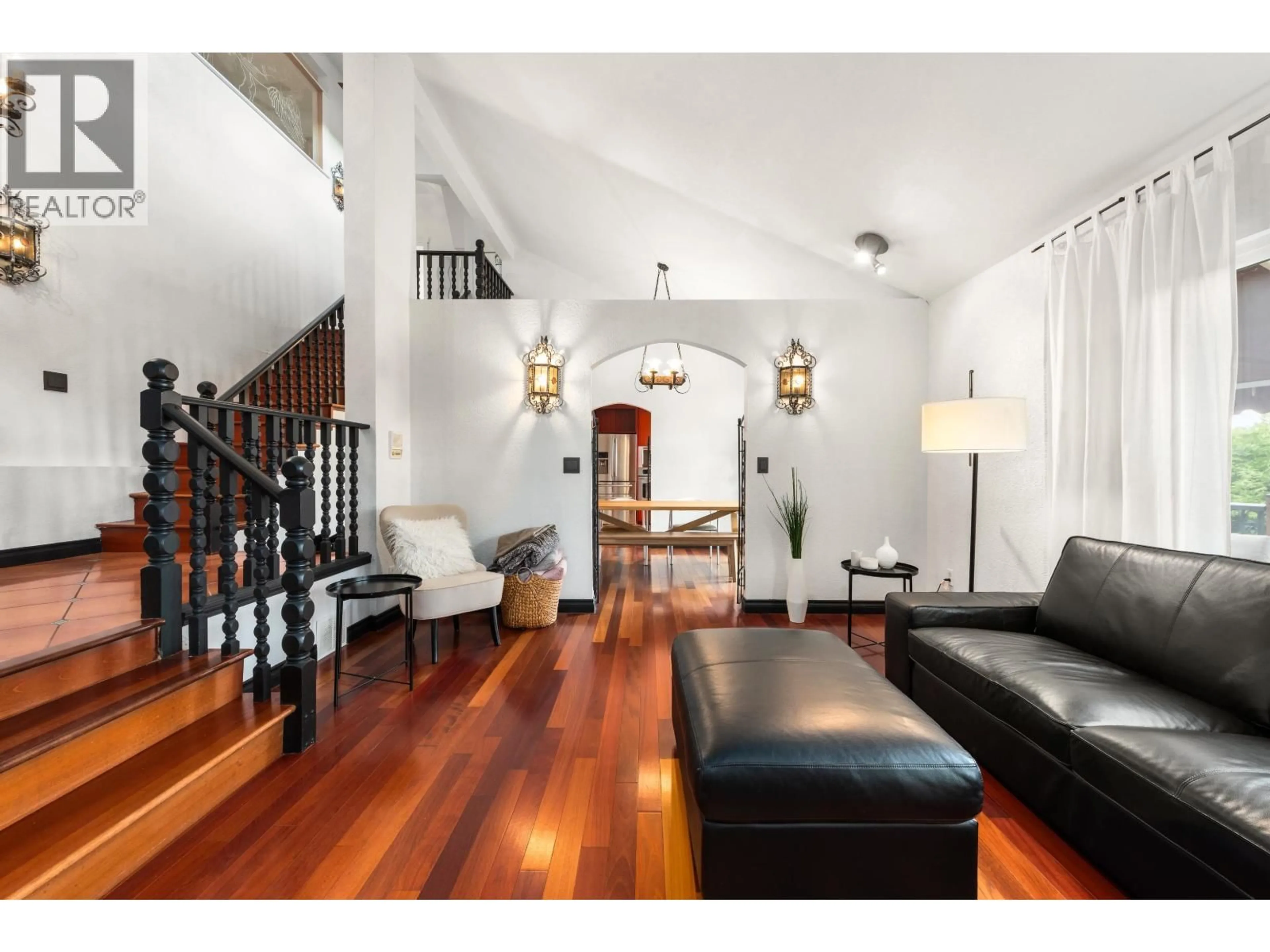 Indoor foyer for 1128 FRASERVIEW STREET, Port Coquitlam British Columbia V3C5H1