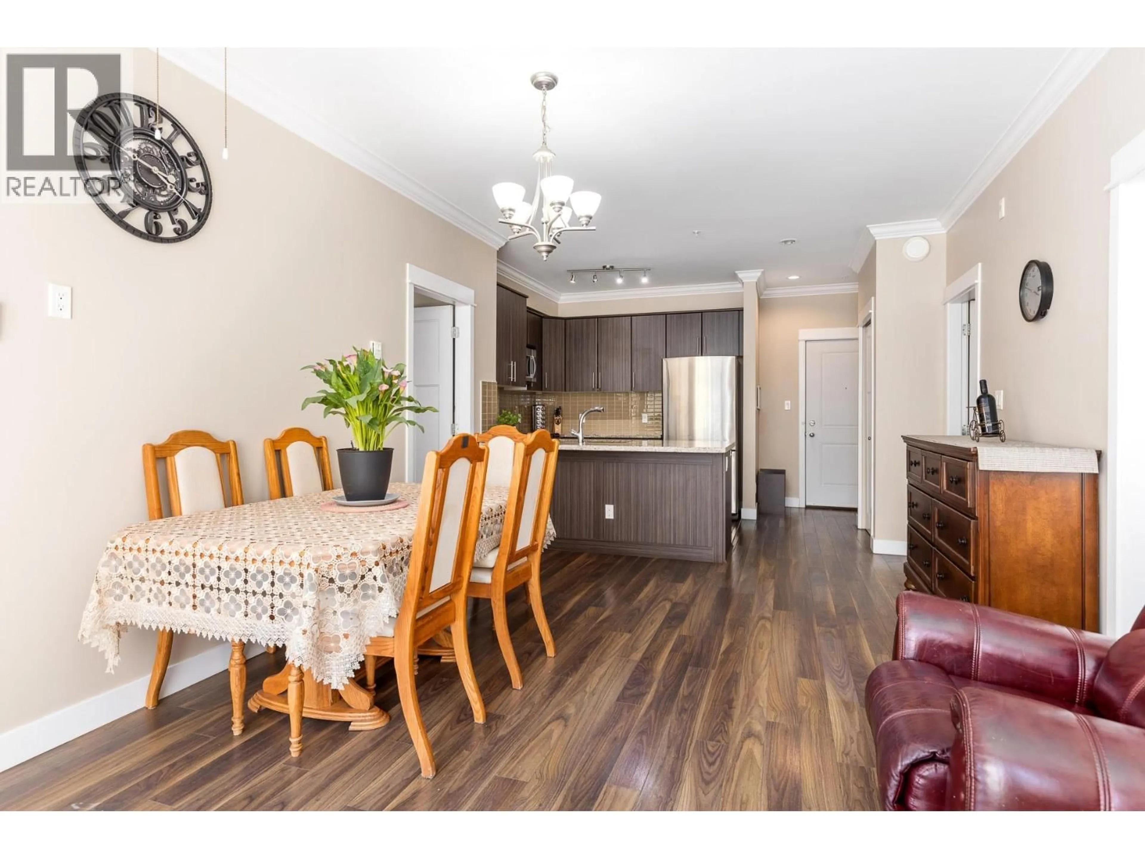 Open concept kitchen, wood/laminate floor for 219 - 6888 ROYAL OAK AVENUE, Burnaby British Columbia V5J4J2
