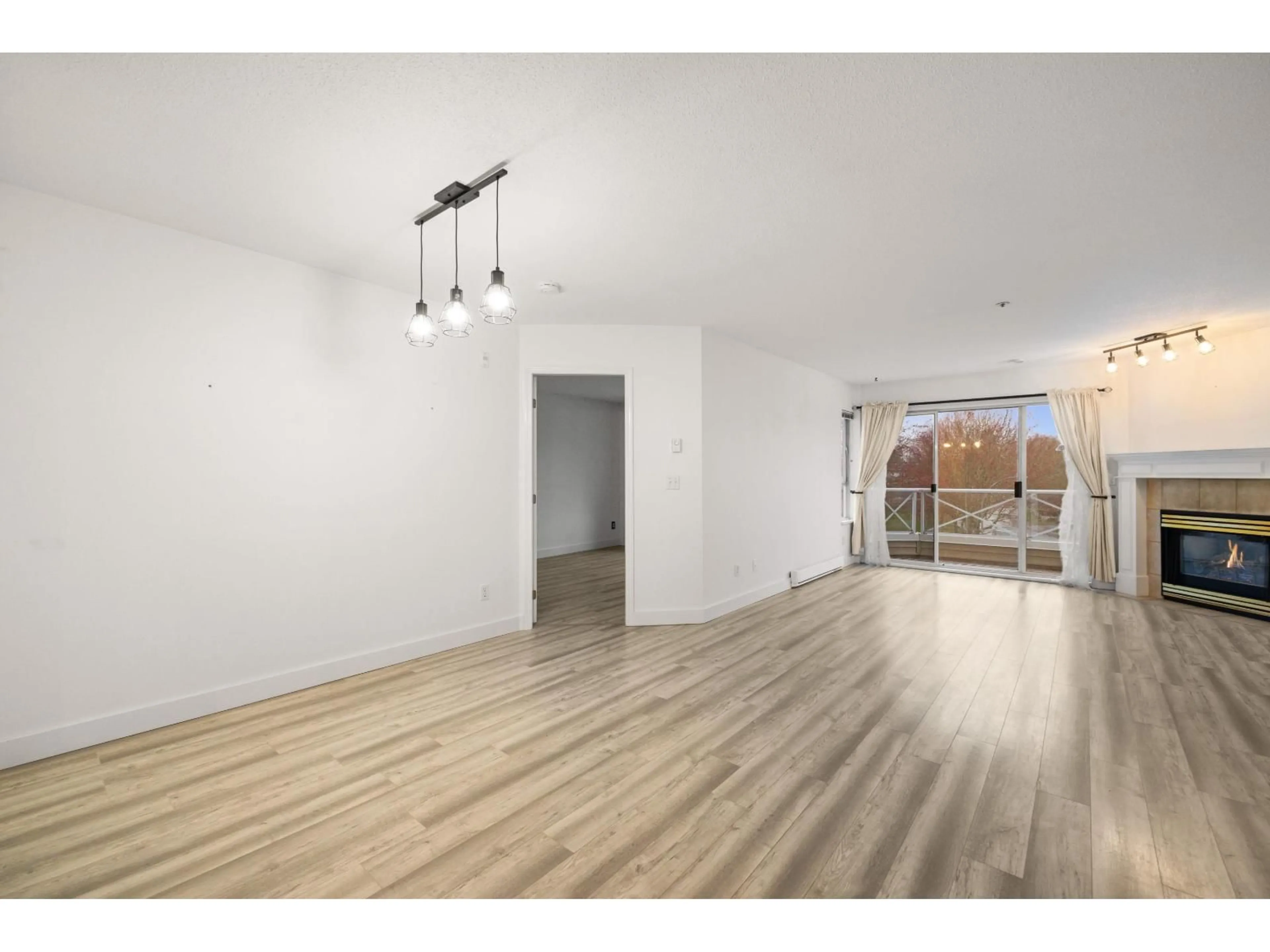 A pic of a room for 302 - 5556 201A STREET, Langley British Columbia V3A8K5