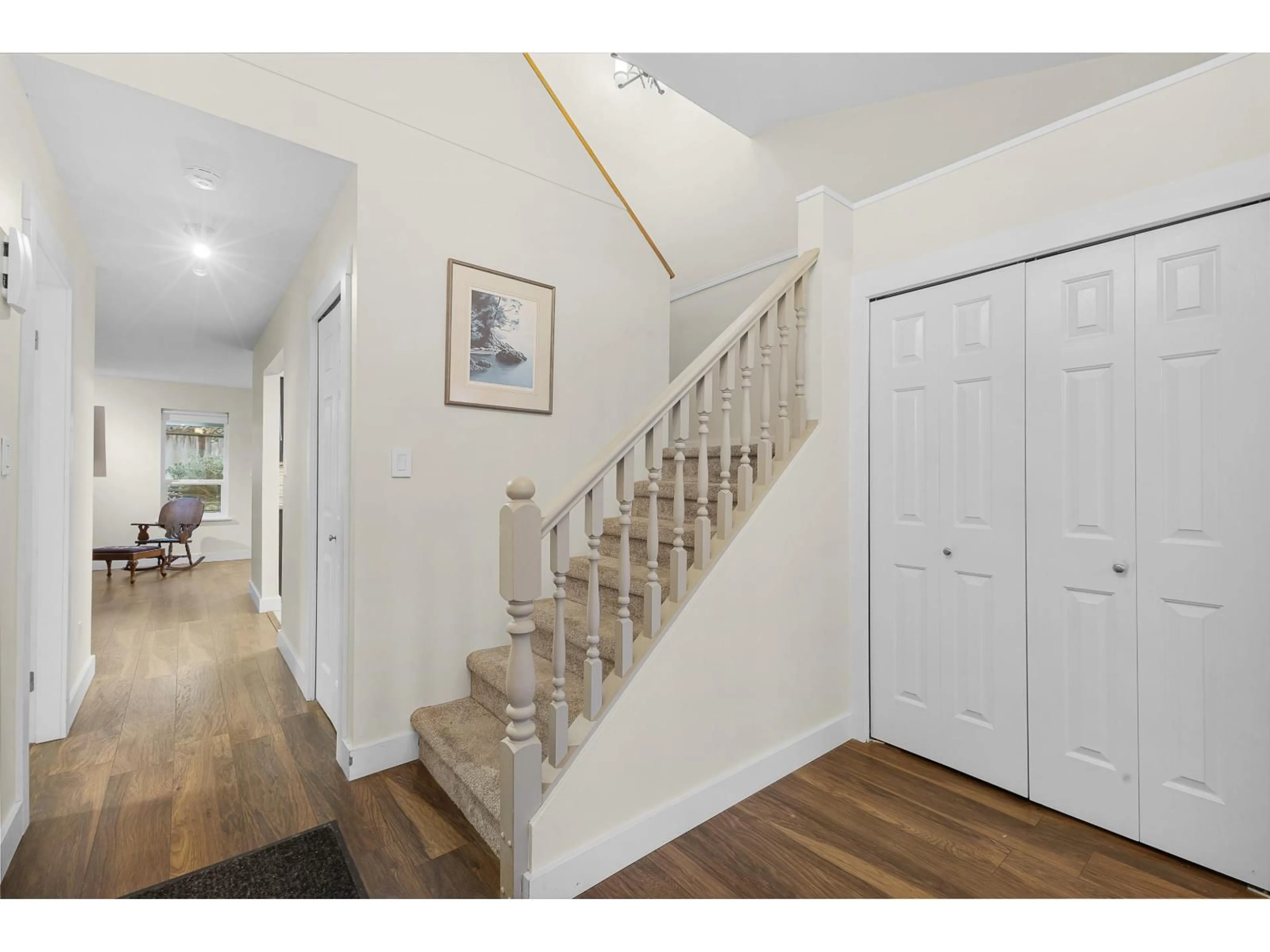 Indoor entryway for 16 - 32165 7 AVENUE, Mission British Columbia V2V2A9