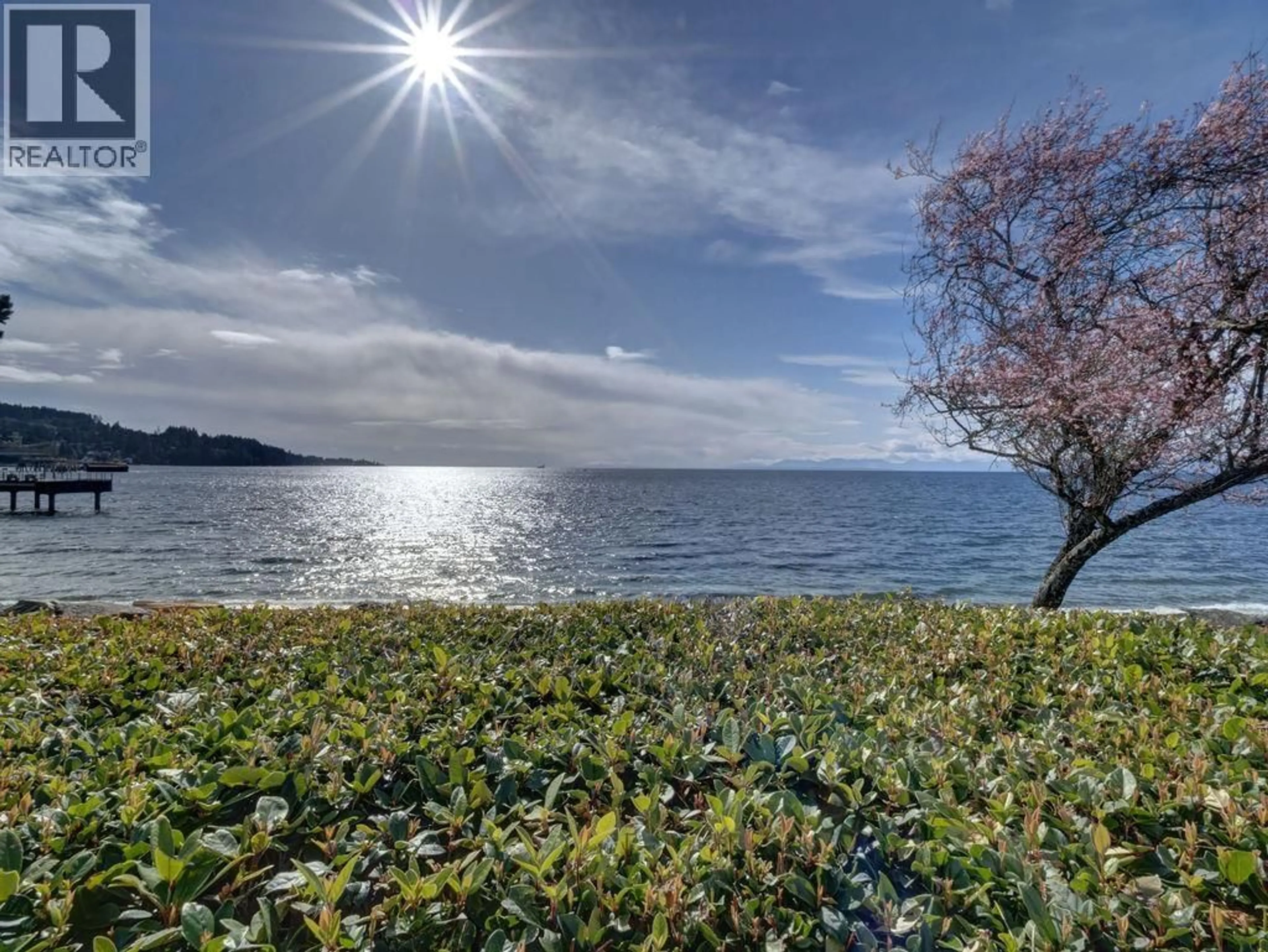 Blurry image for 103 - 5470 INLET AVENUE, Sechelt British Columbia V7Z0H4