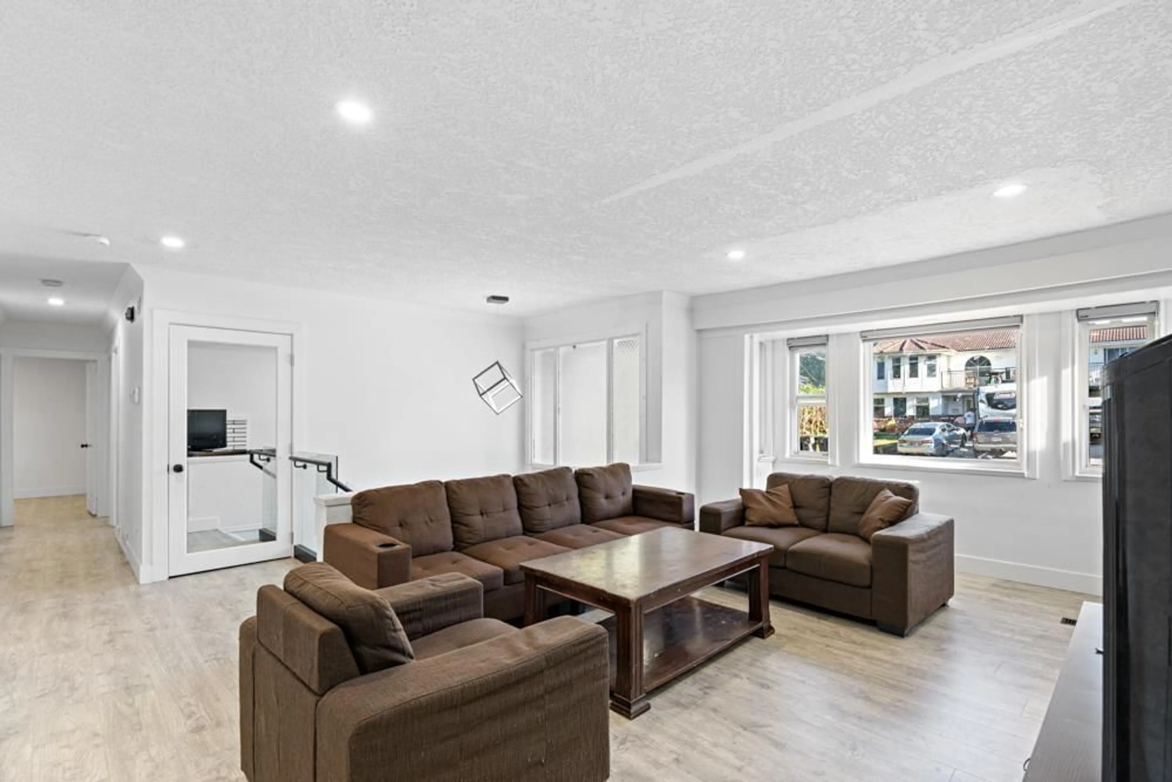 Living room with furniture, unknown for 13115 107A AVENUE, Surrey British Columbia V3T2G9