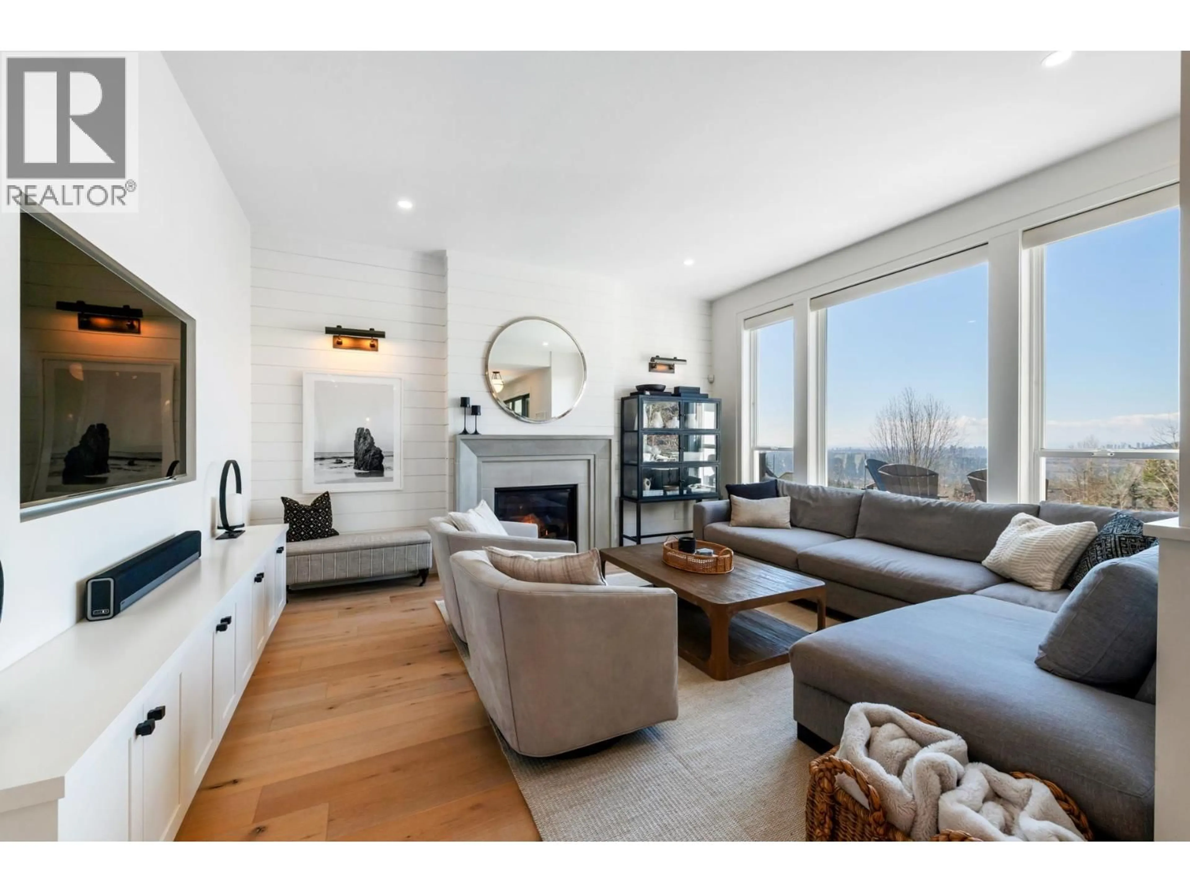 Living room with furniture, wood/laminate floor for 79 CLIFFWOOD DRIVE, Port Moody British Columbia V3H5M1