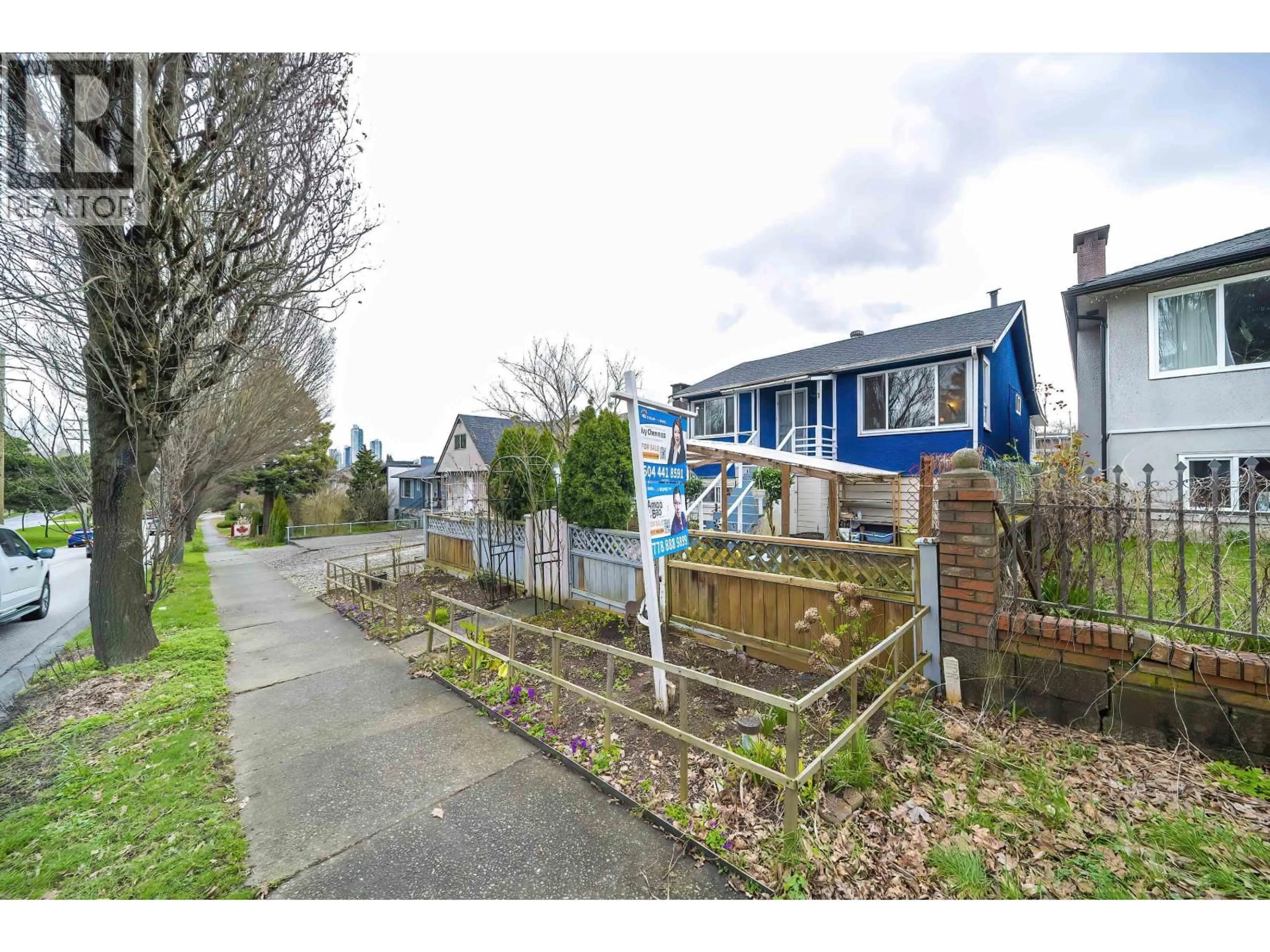 Unknown for 3134 1ST AVENUE, Vancouver British Columbia V5M1B5