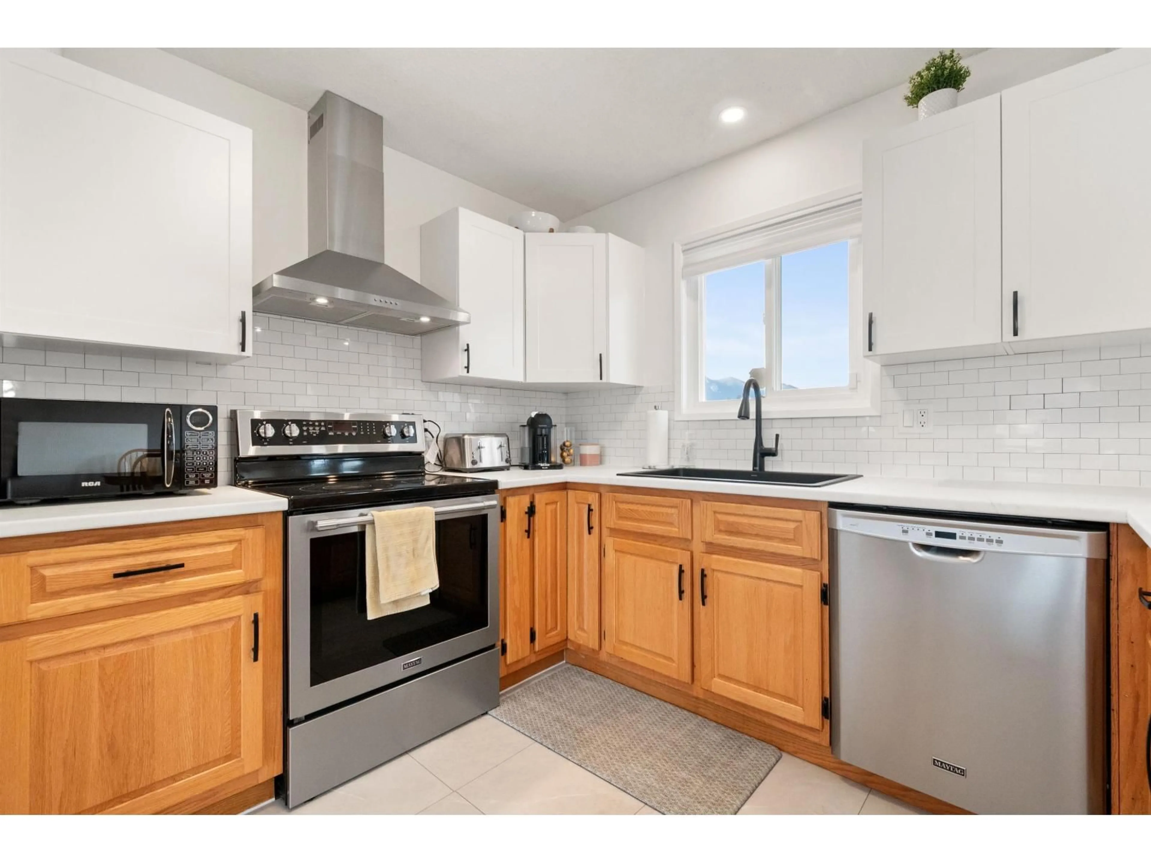 Standard kitchen, unknown for 45362 WELLS ROAD, Chilliwack British Columbia V2R1H3