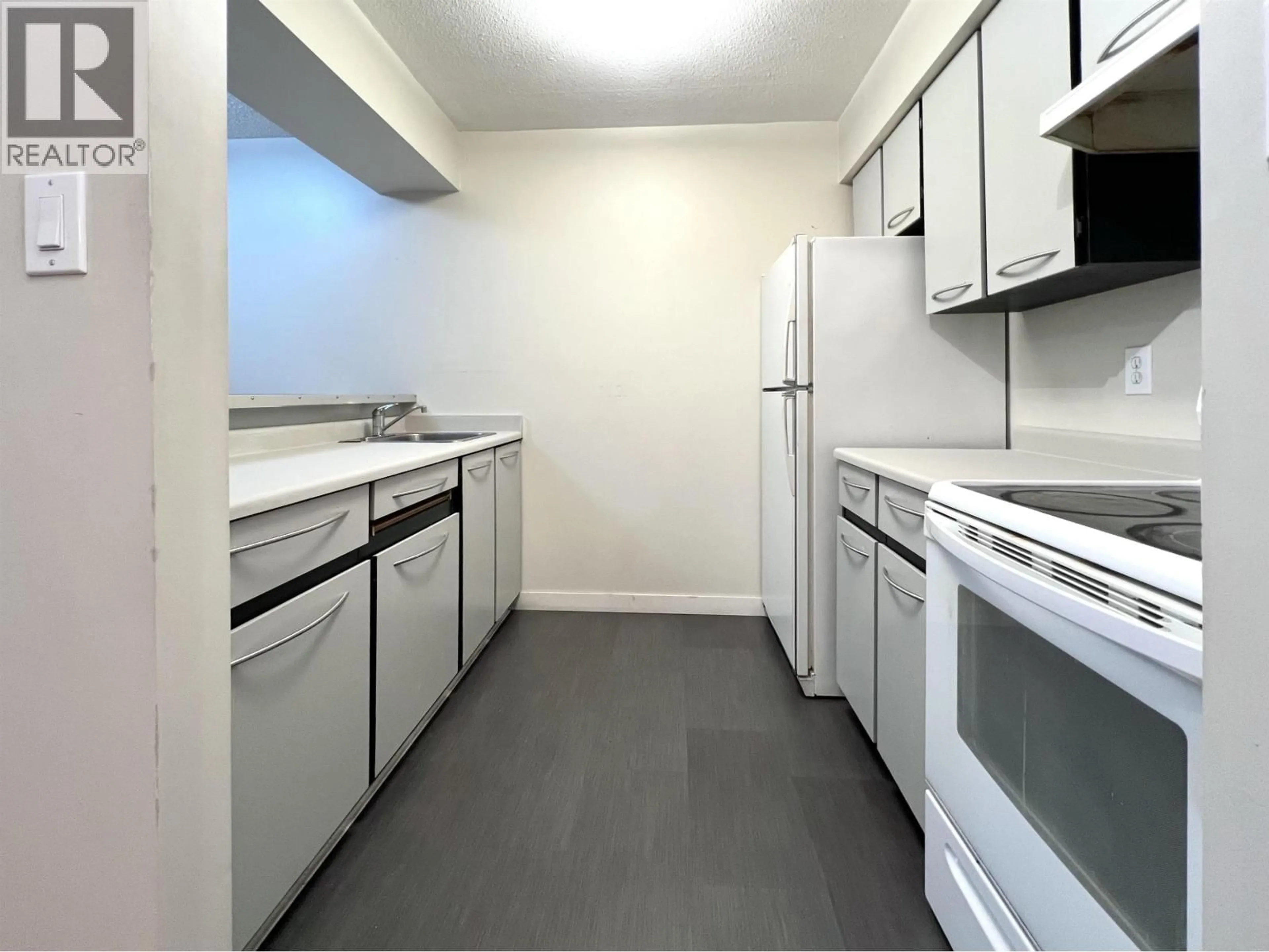 Standard kitchen, unknown for 208 - 1955 WOODWAY PLACE, Burnaby British Columbia V5B4S5