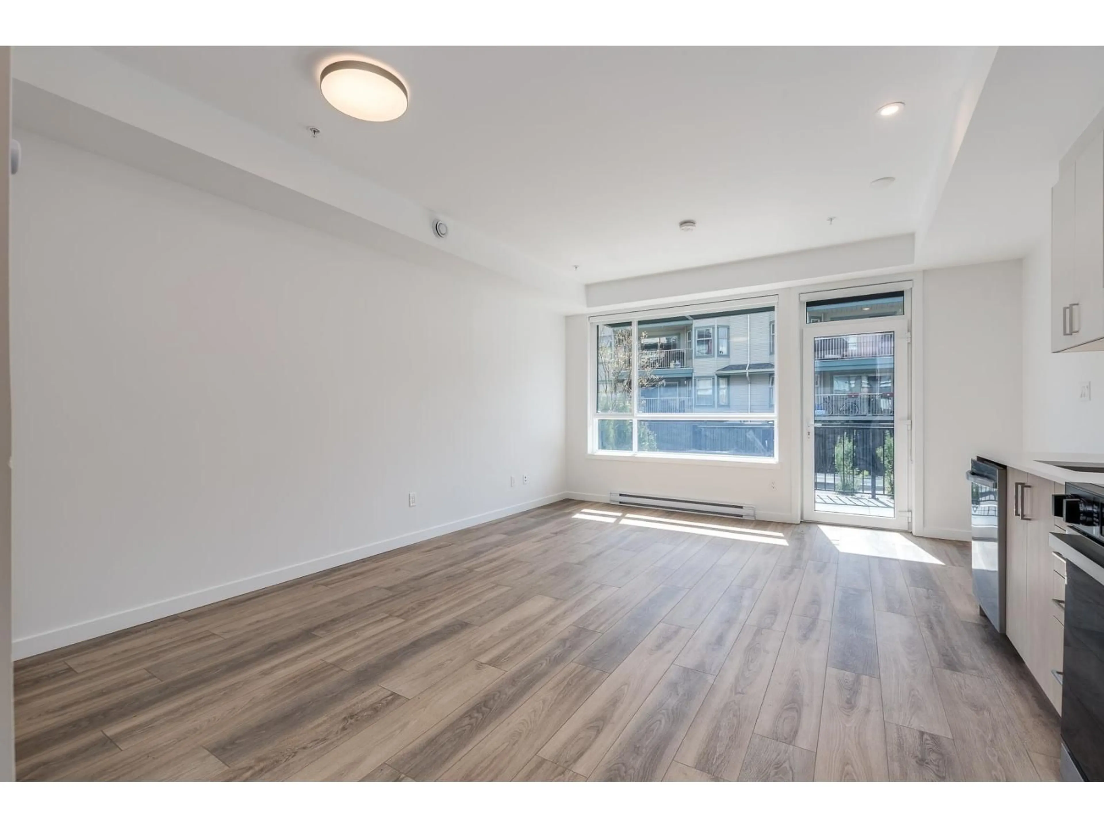 A pic of a room for E103 - 13858 108 AVENUE, Surrey British Columbia V3T0T8