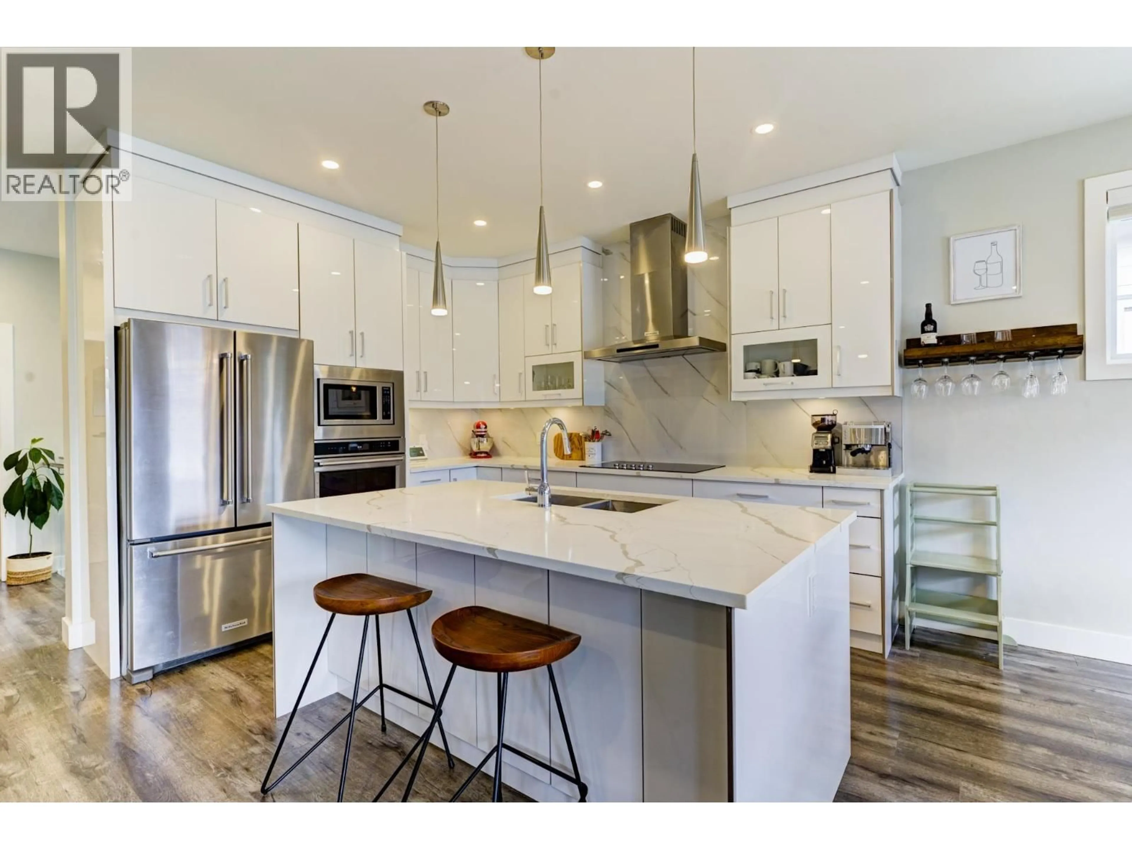 Open concept kitchen, unknown for 2004 TIYATA BOULEVARD, Pemberton British Columbia V0N2L0