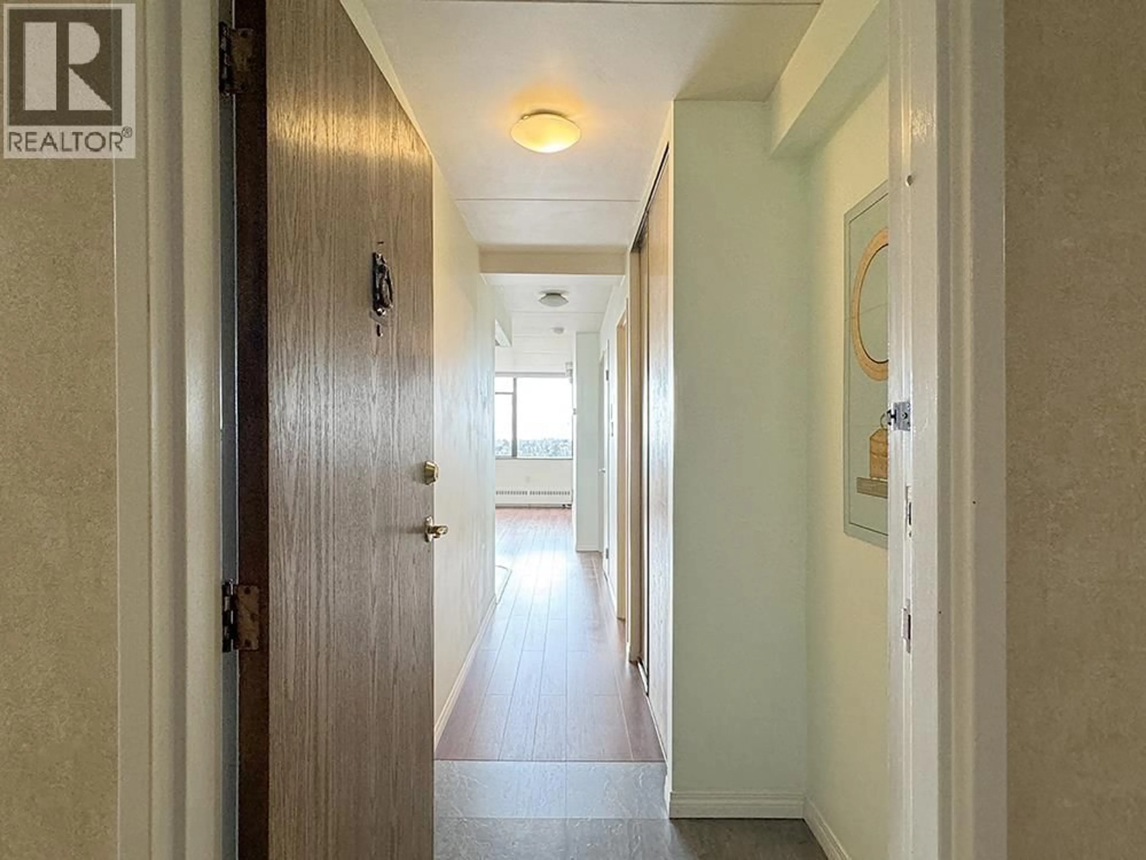 Indoor foyer for 1408 - 6651 MINORU BOULEVARD, Richmond British Columbia V6Y1Z2