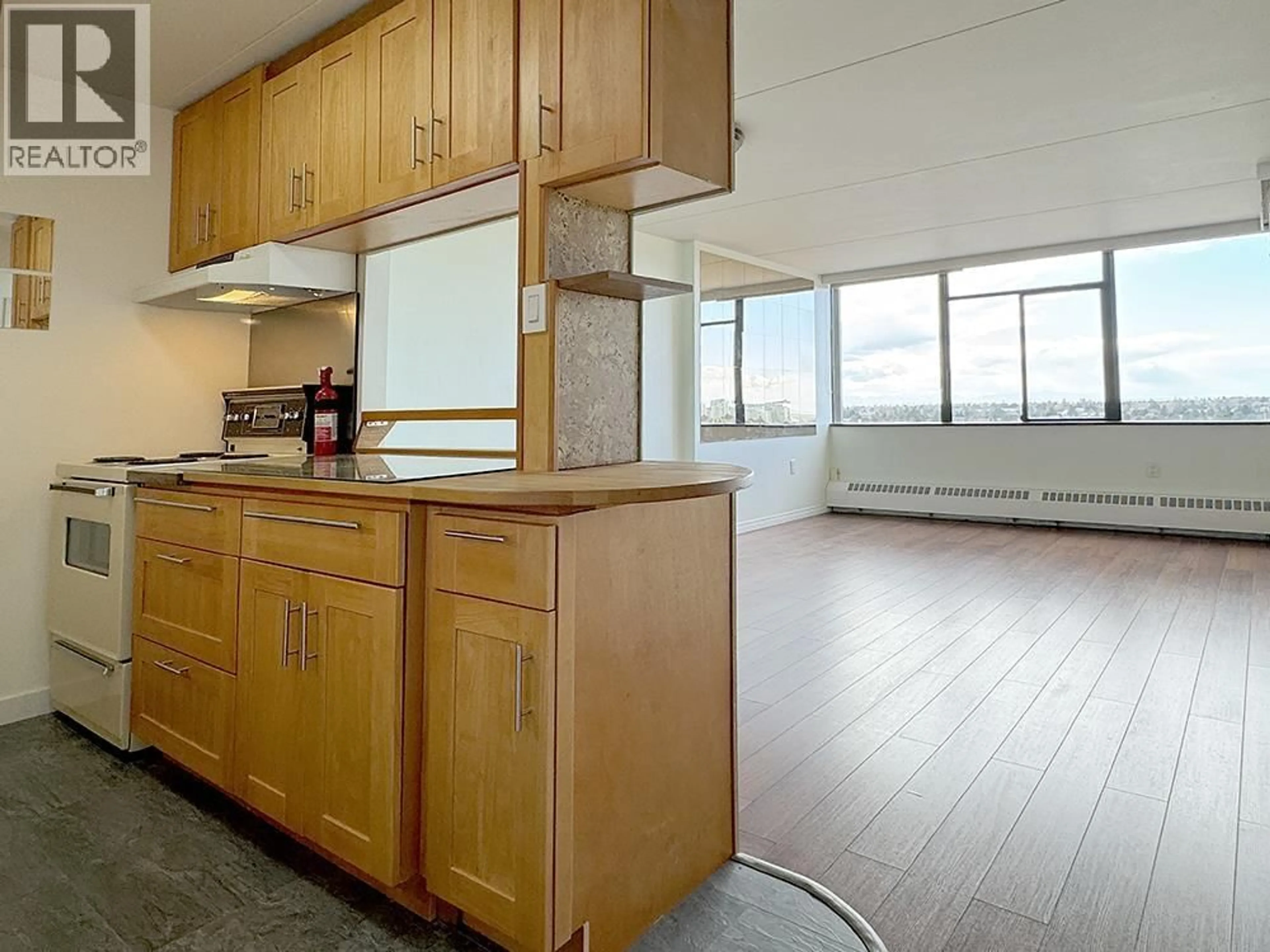 Standard kitchen, unknown for 1408 - 6651 MINORU BOULEVARD, Richmond British Columbia V6Y1Z2