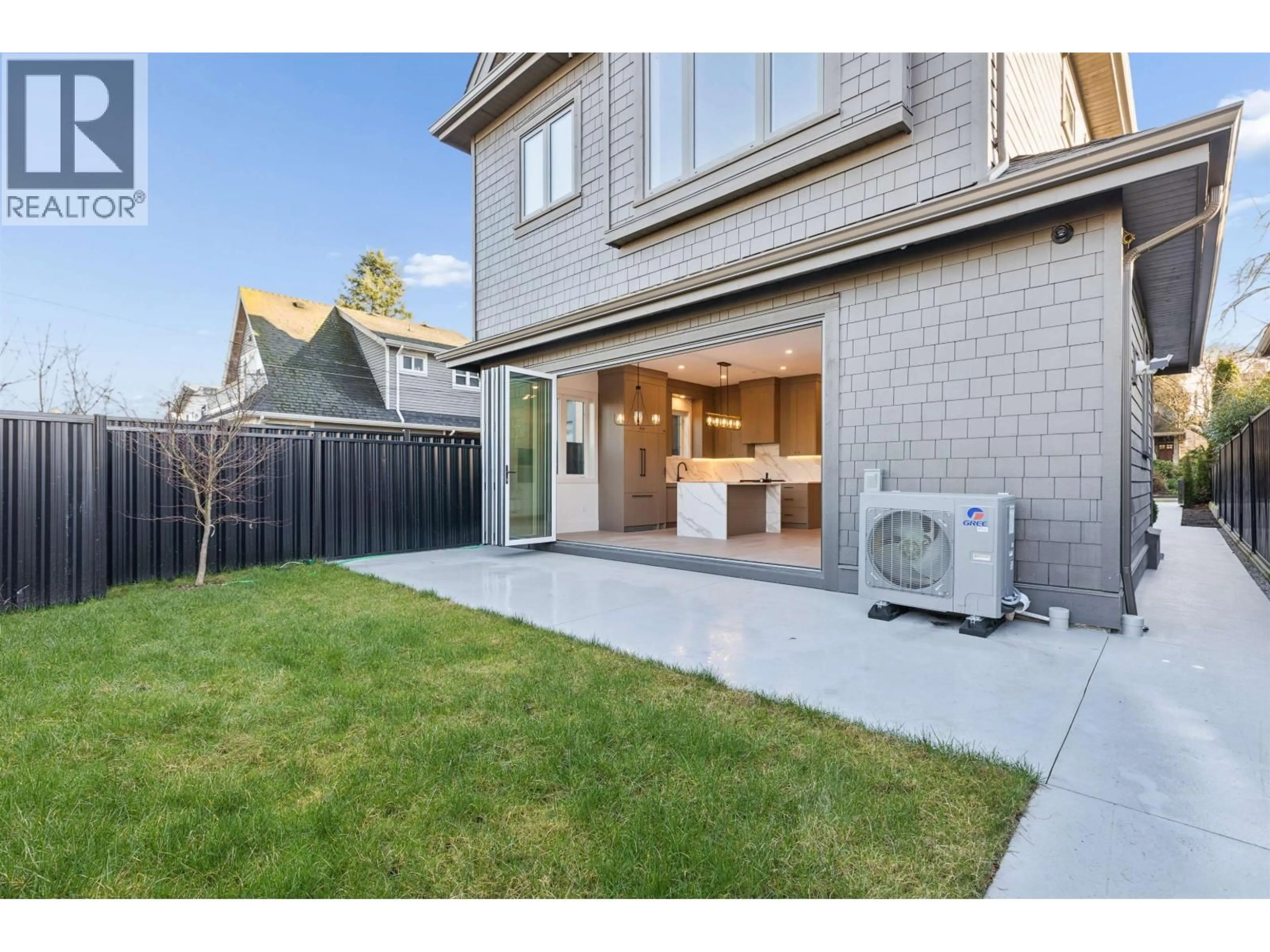 Patio, street for 2 - 847 10 AVENUE, Vancouver British Columbia V5T2A9