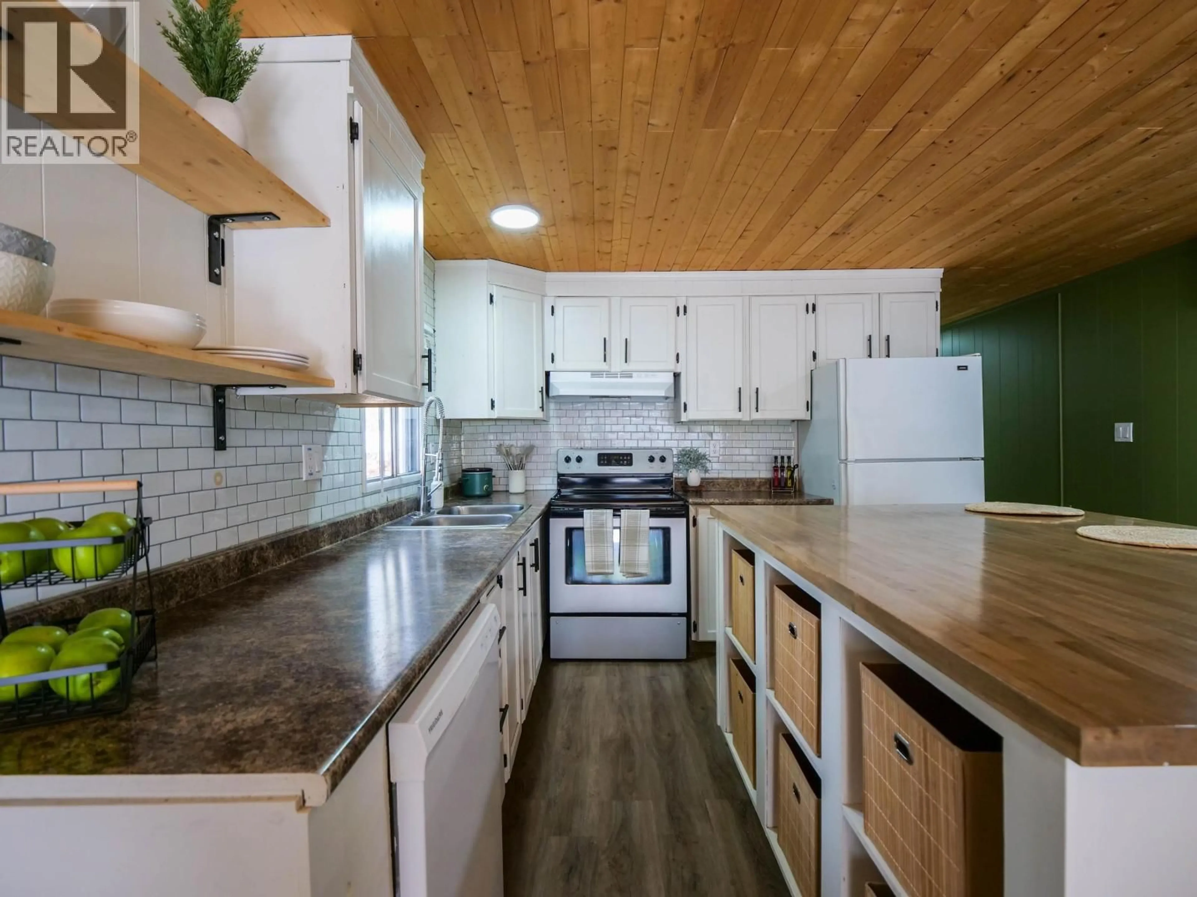 Open concept kitchen, unknown for 3079 RED BLUFF ROAD, Quesnel British Columbia V2J6C6