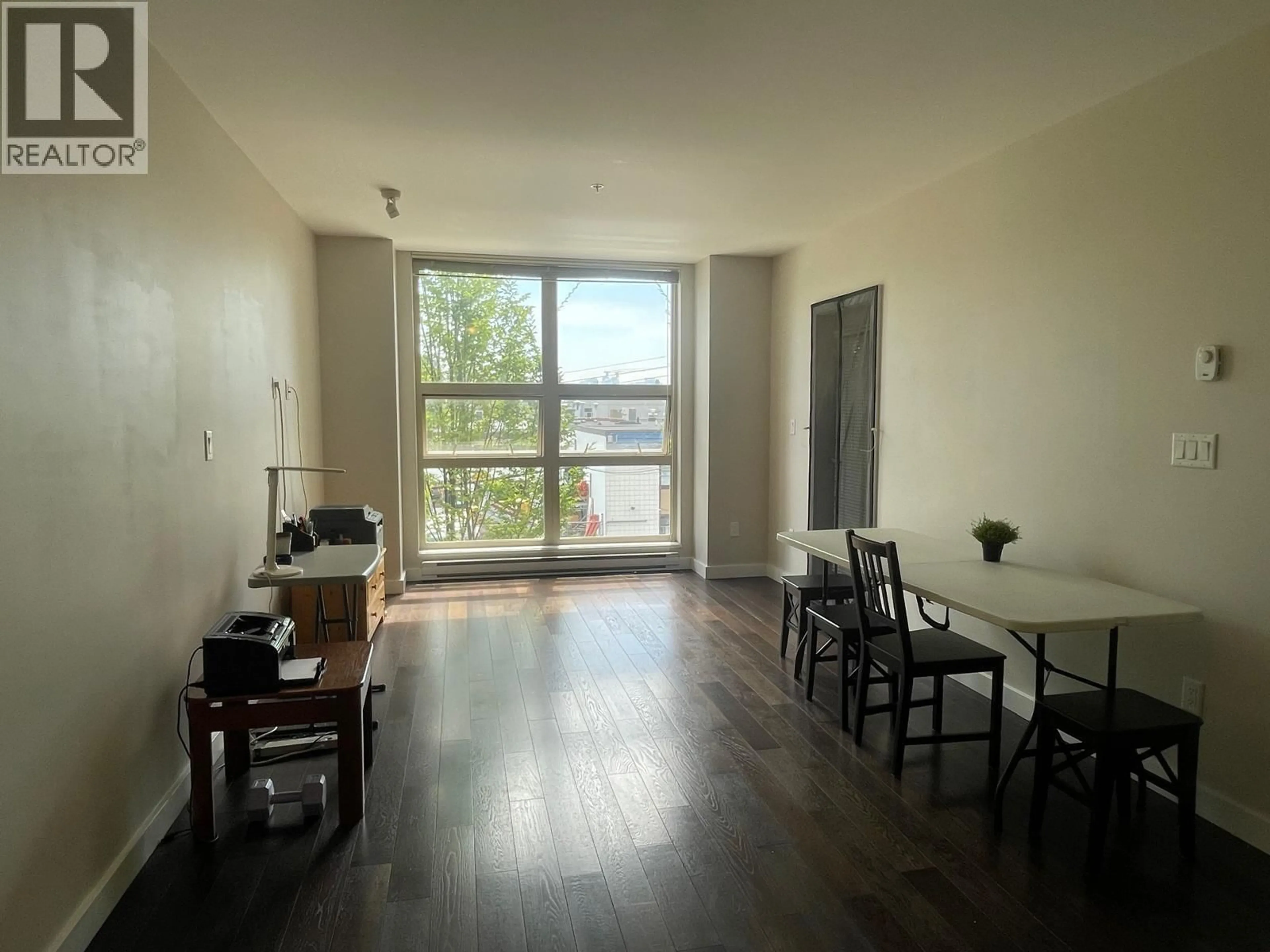 A pic of a room for 209 - 1182 16TH STREET, North Vancouver British Columbia V7P0B3